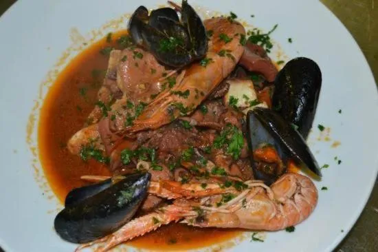 Restaurant/places to eat in Villa Grazia