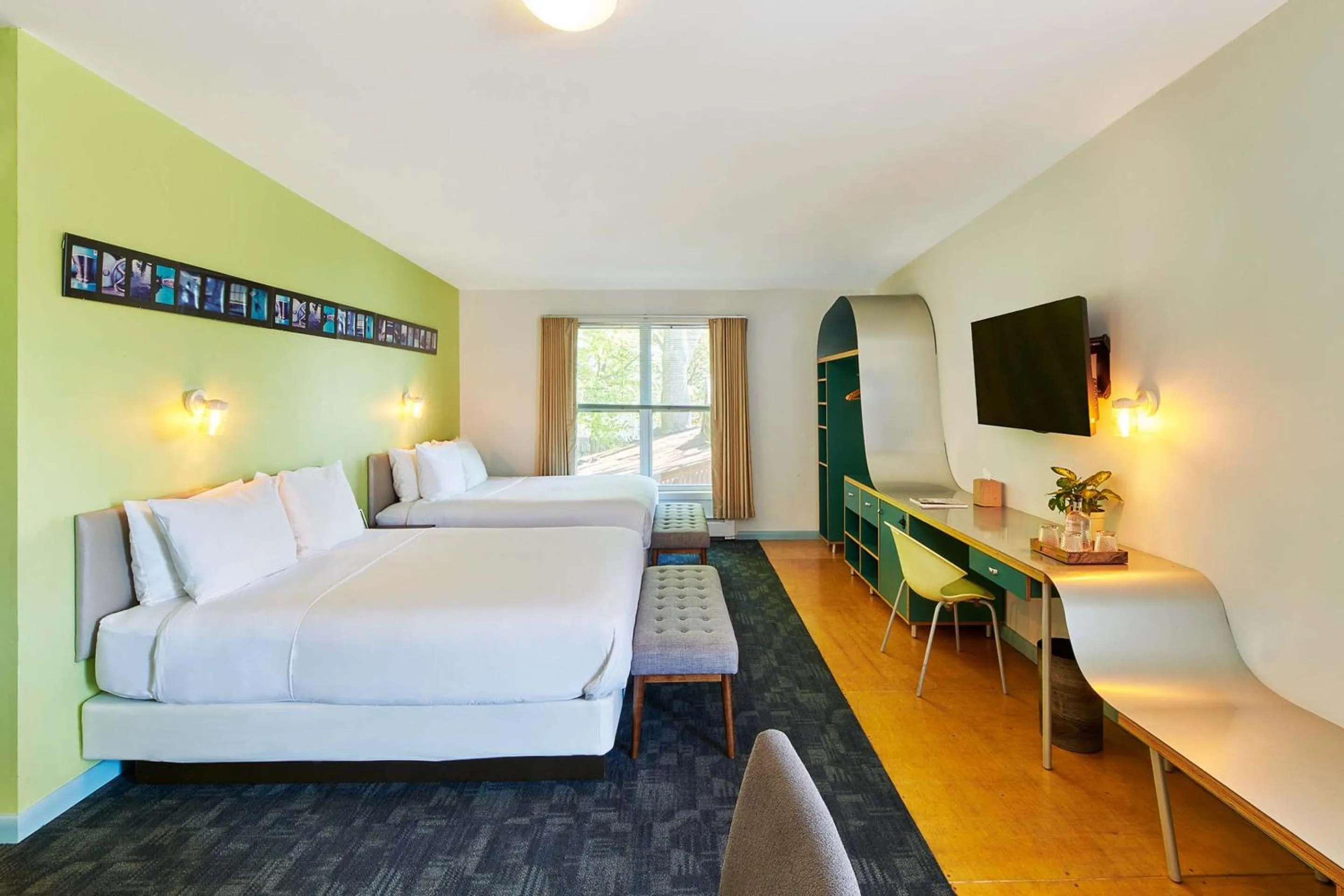 Bed in Greenporter Hotel