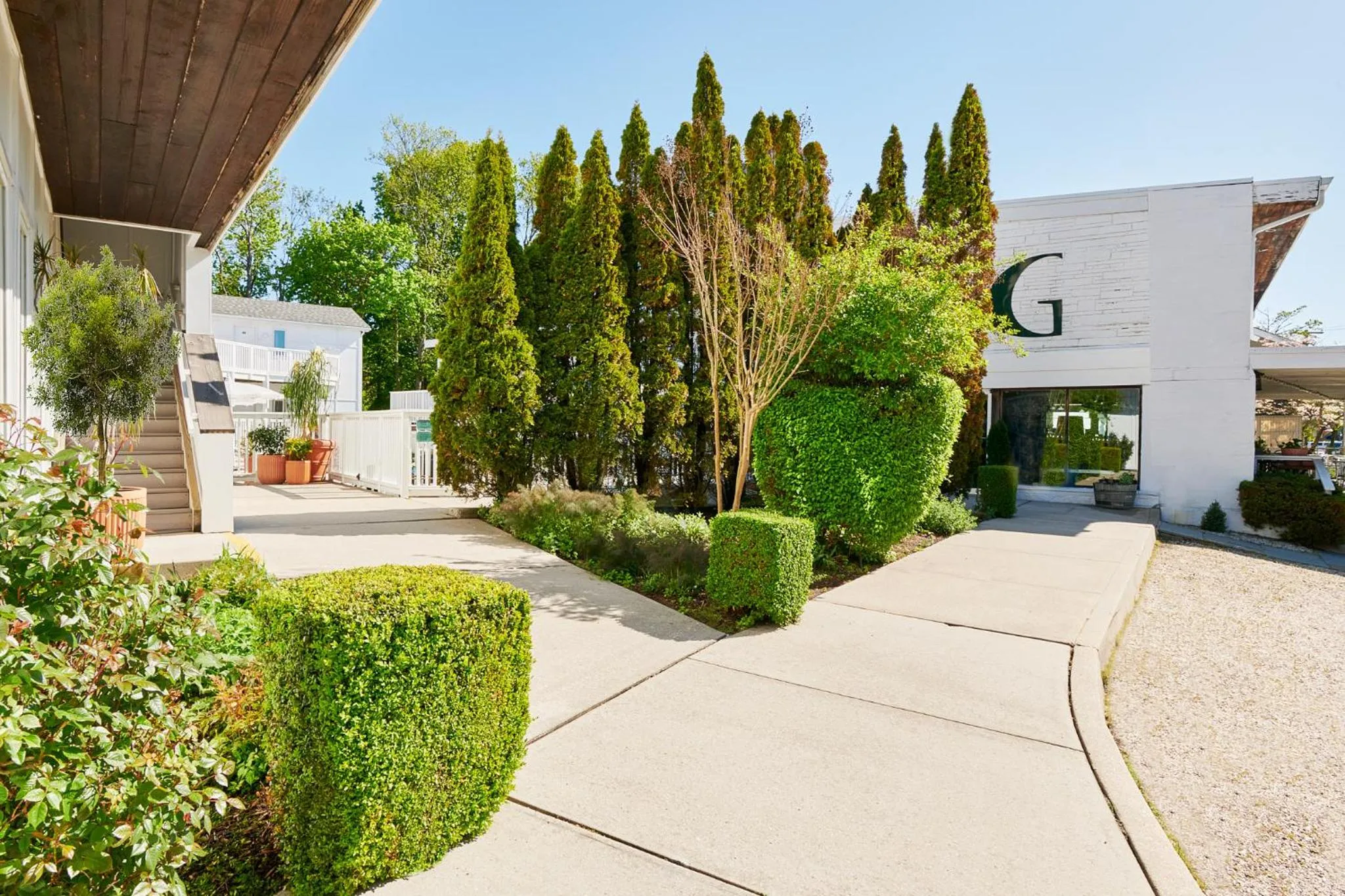 Property building in Greenporter Hotel