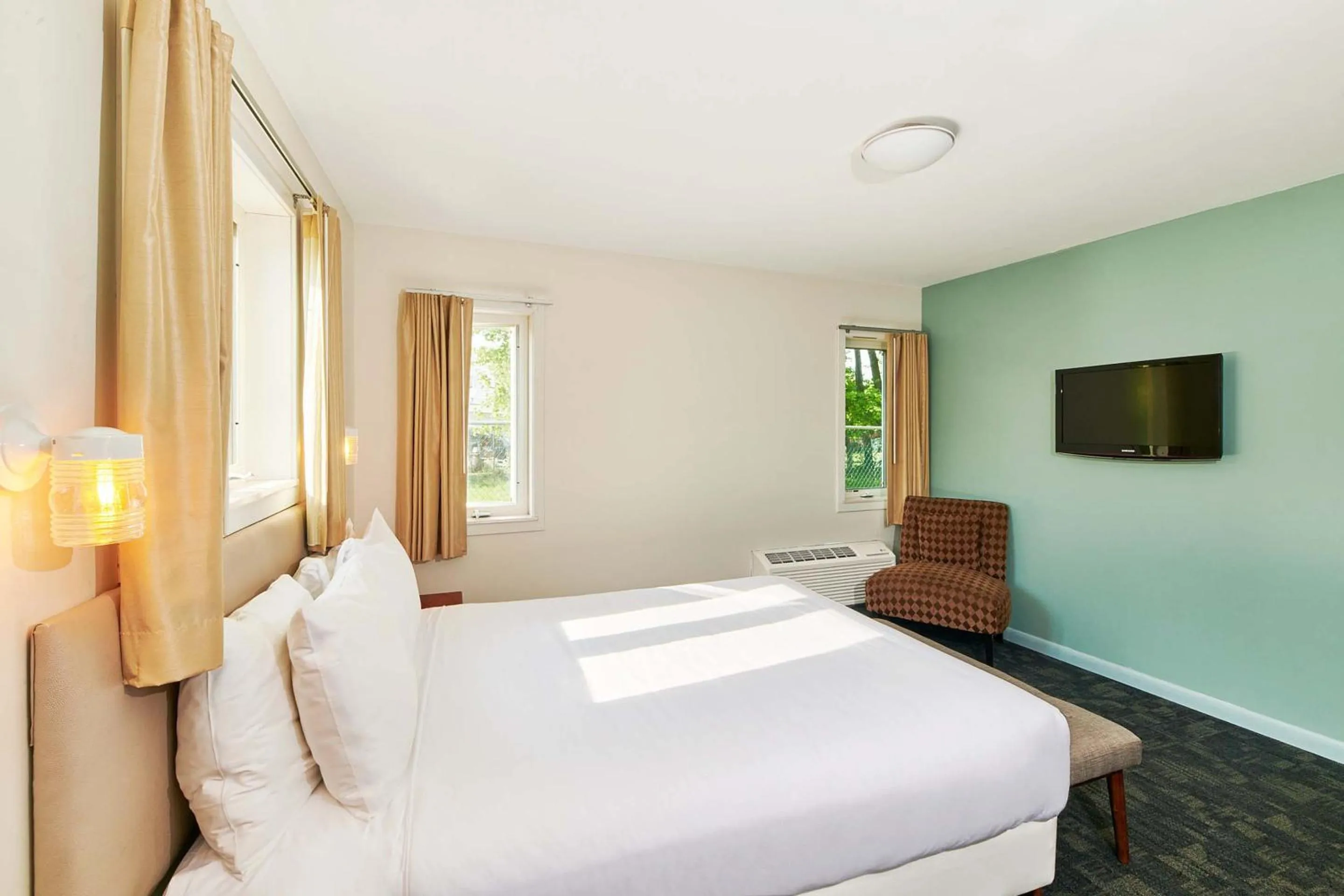 Bed in Greenporter Hotel