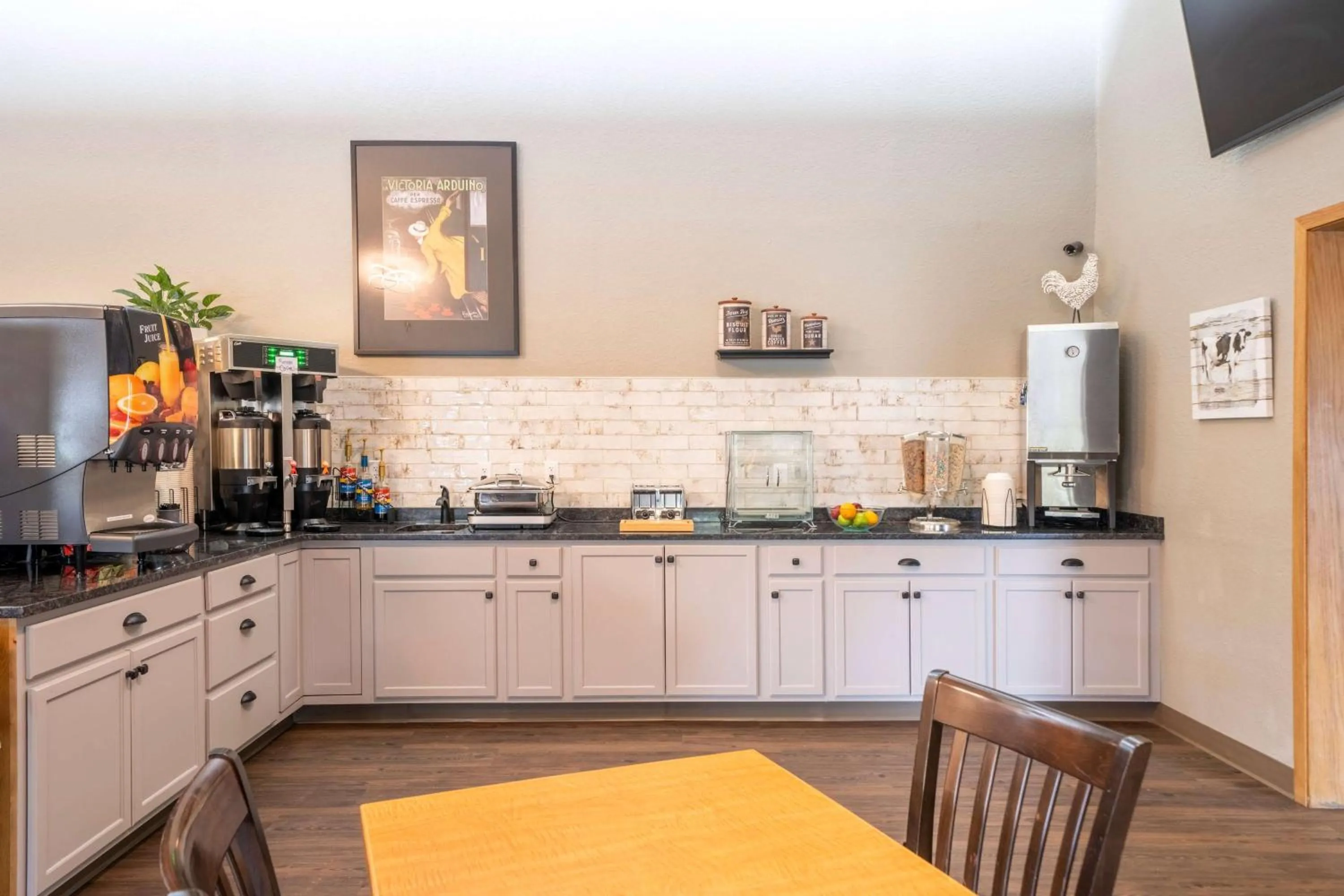 Breakfast in AmericInn by Wyndham Grand Rapids