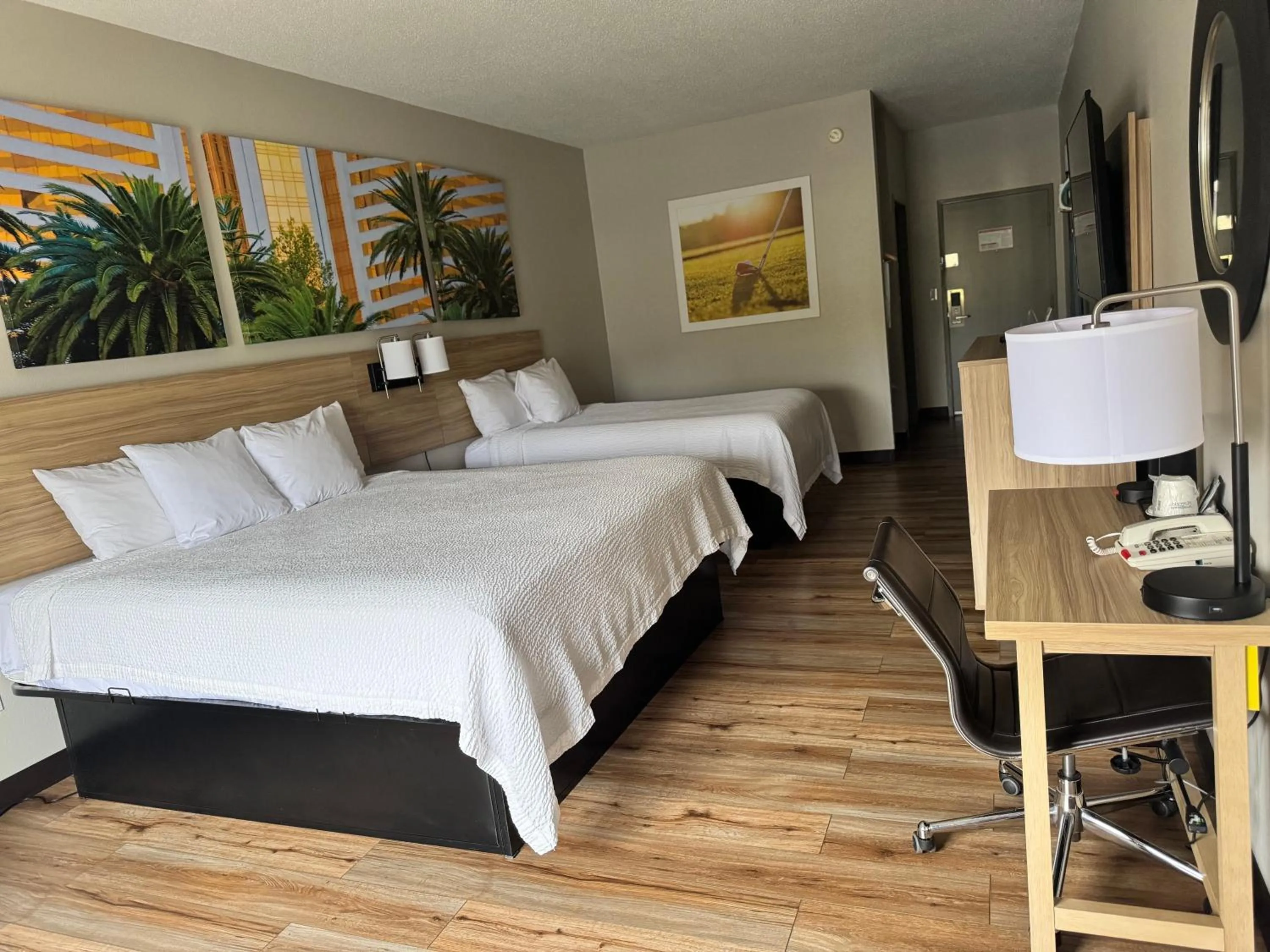 Guests, Bed in Days Inn by Wyndham Mauldin/Greenville