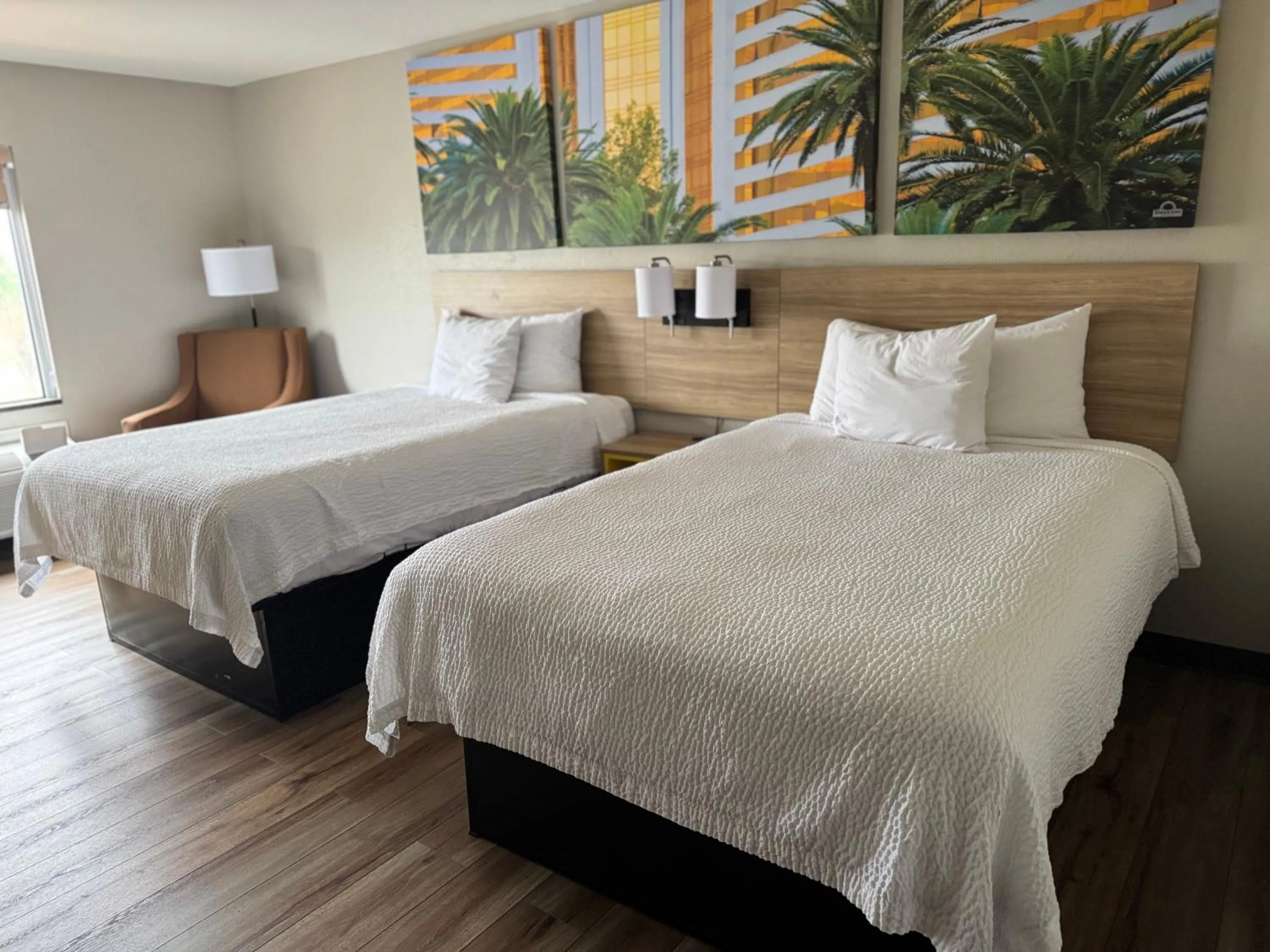 Guests, Bed in Days Inn by Wyndham Mauldin/Greenville