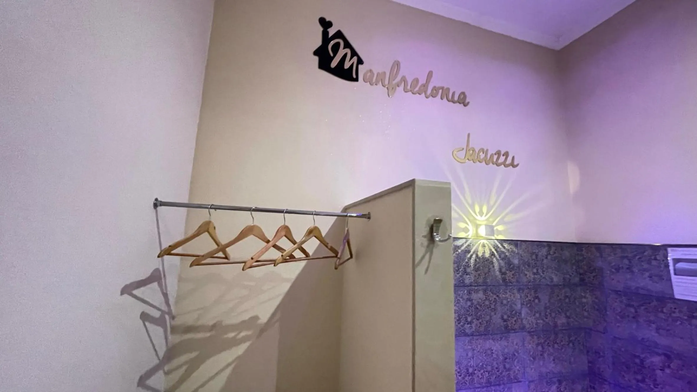 Decorative detail in ManfredoniaJacuzzi