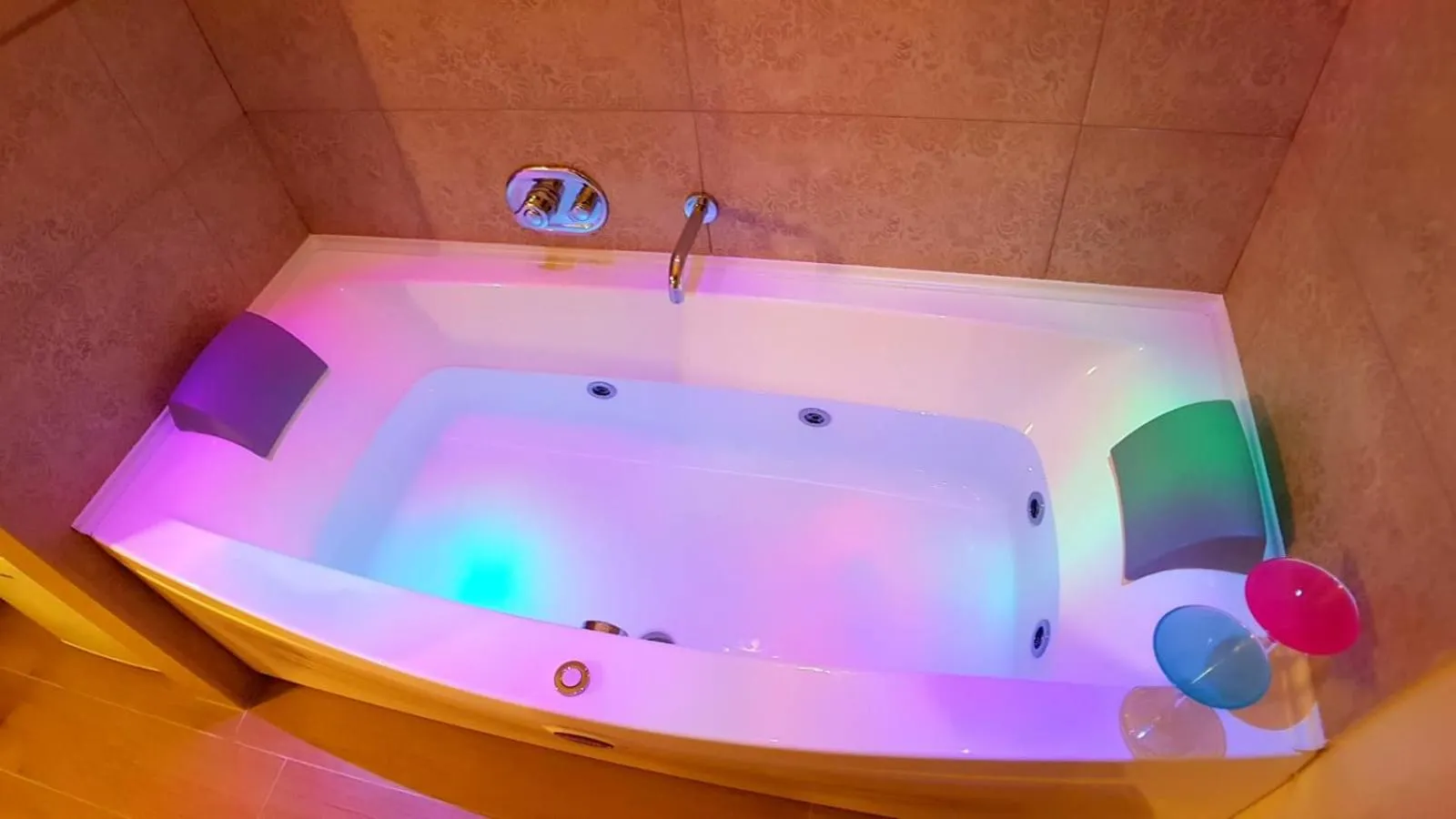 Pool view in ManfredoniaJacuzzi