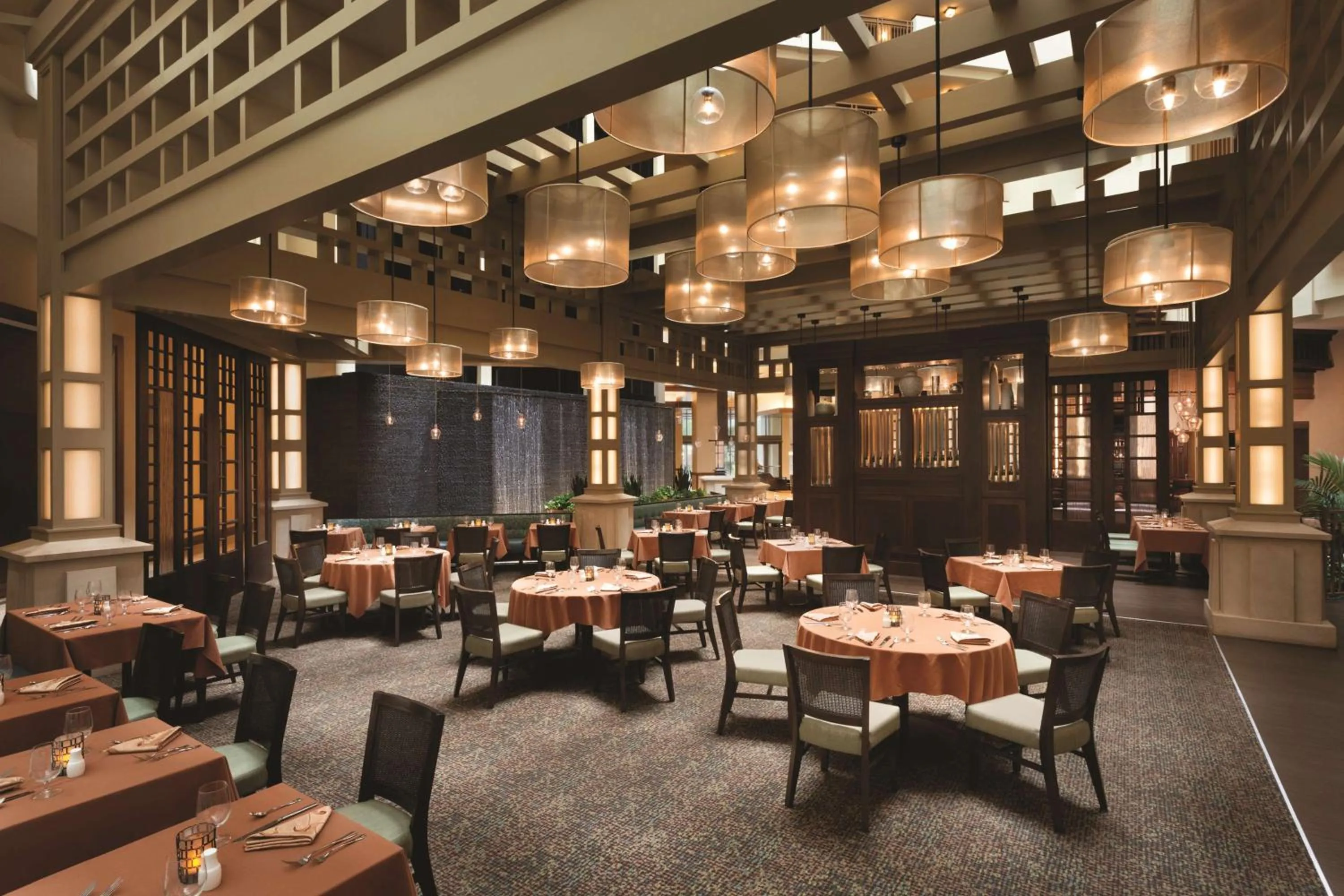 Restaurant/places to eat in Embassy Suites by Hilton Orlando Lake Buena Vista South