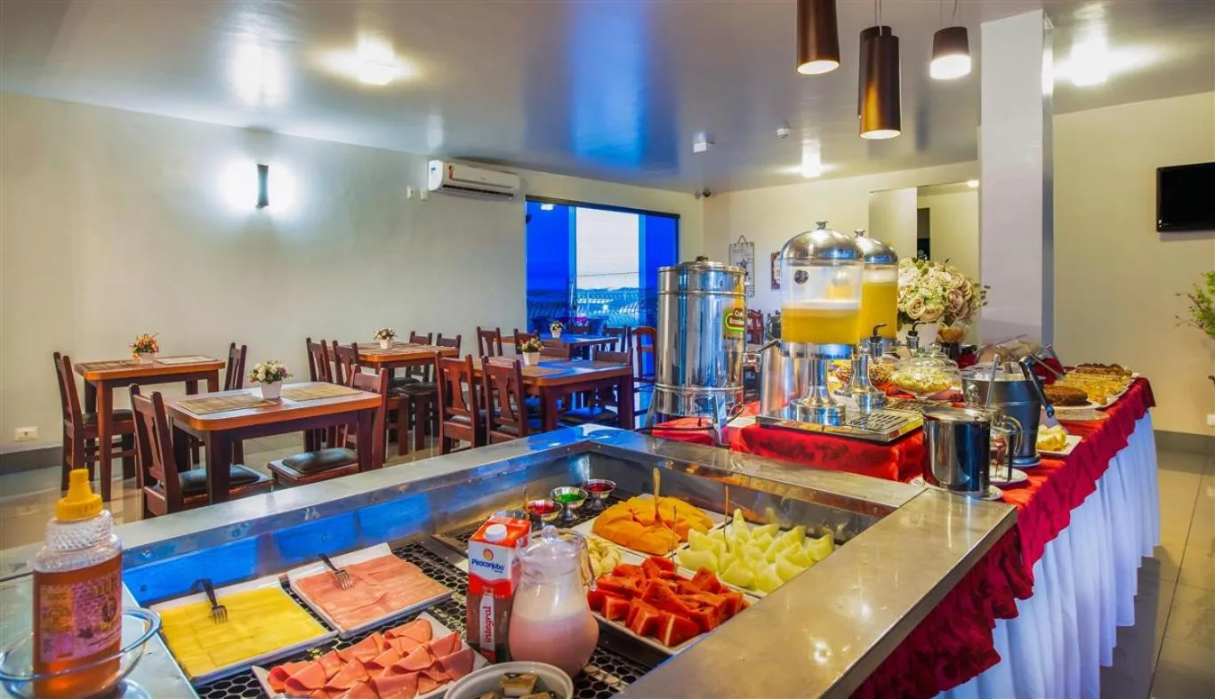 Buffet breakfast in Hotel Presidencial