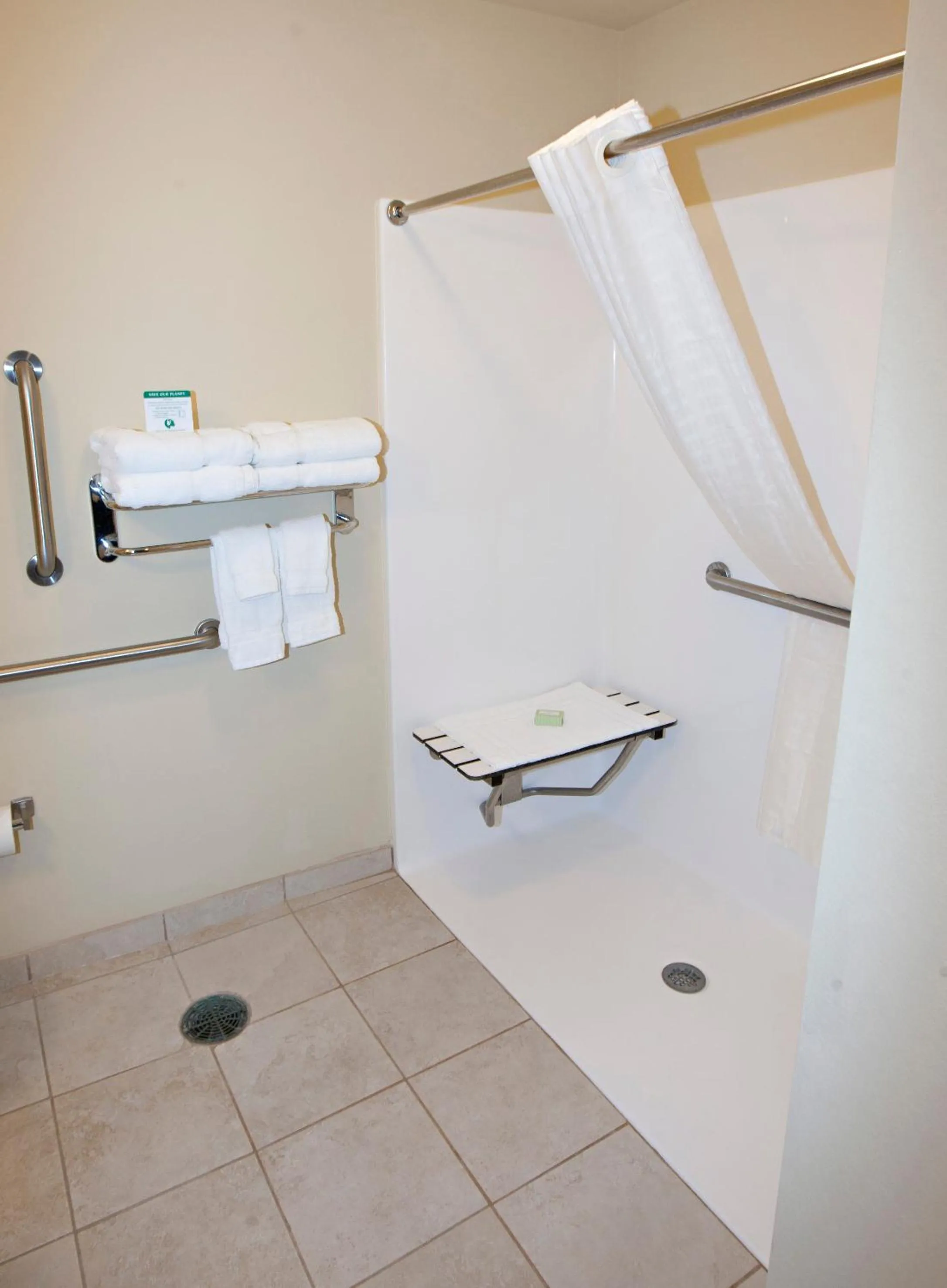 Shower in Cobblestone Inn & Suites - Langdon