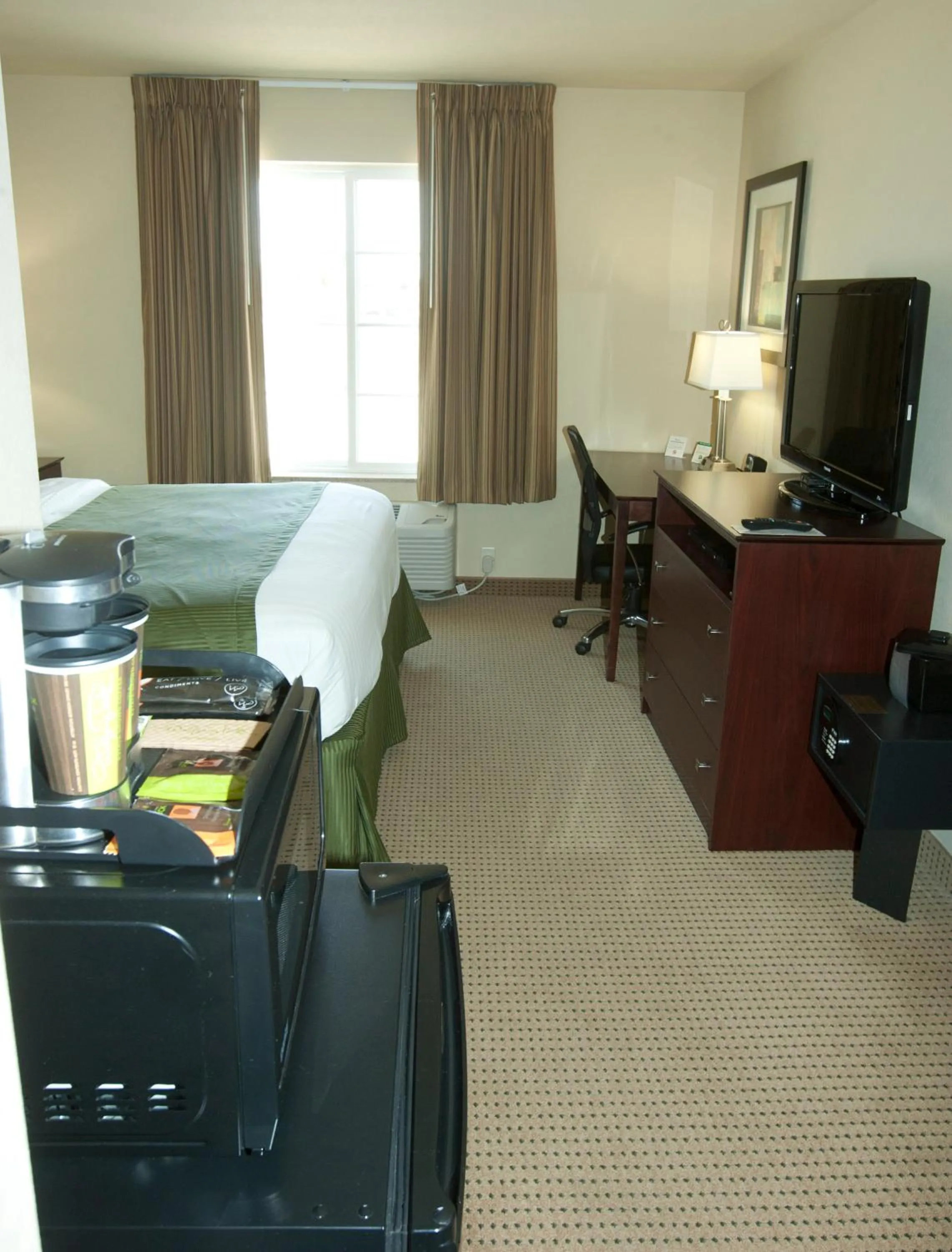 Bedroom, Bed in Cobblestone Inn & Suites - Langdon