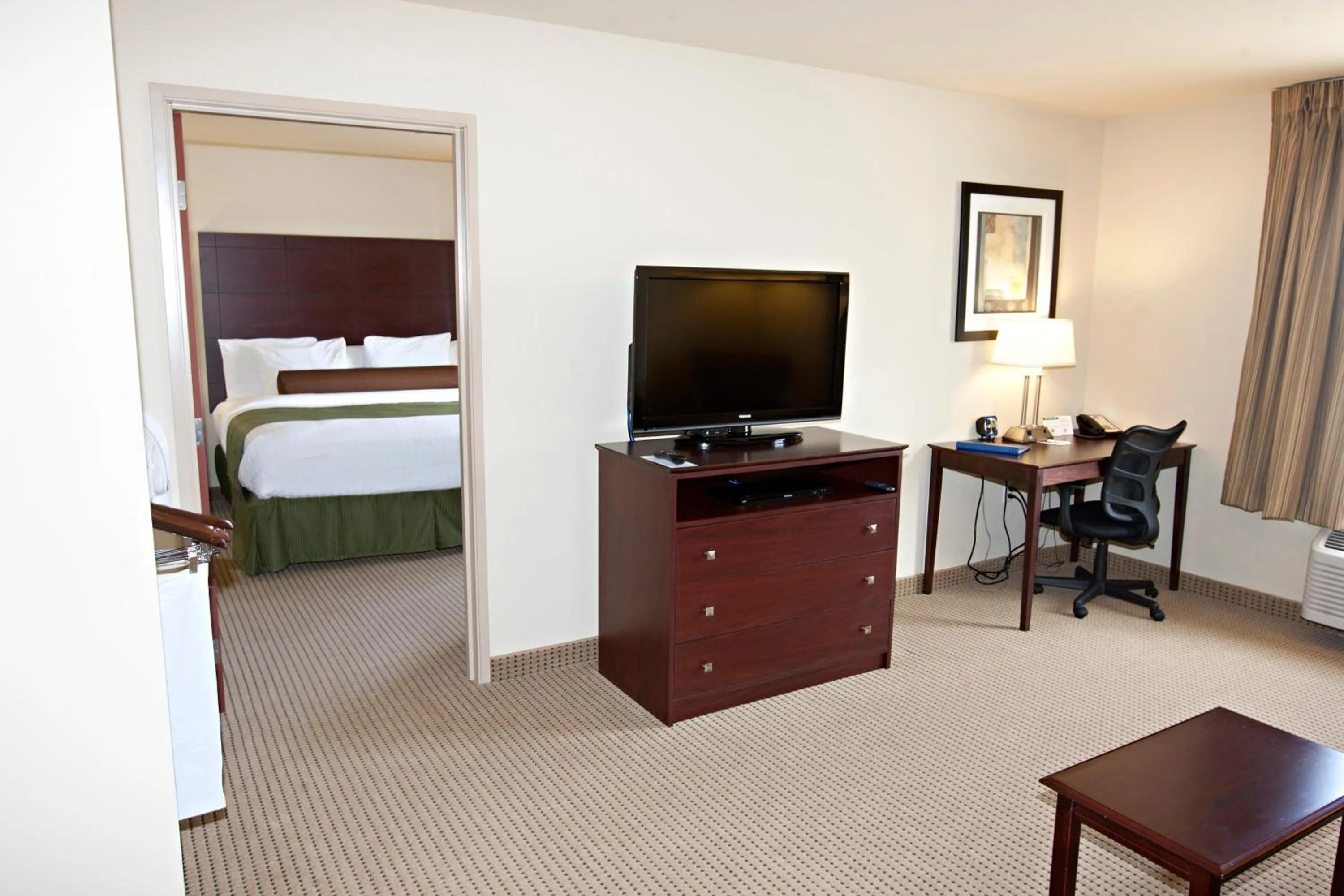 Bedroom, Bed in Cobblestone Inn & Suites - Langdon