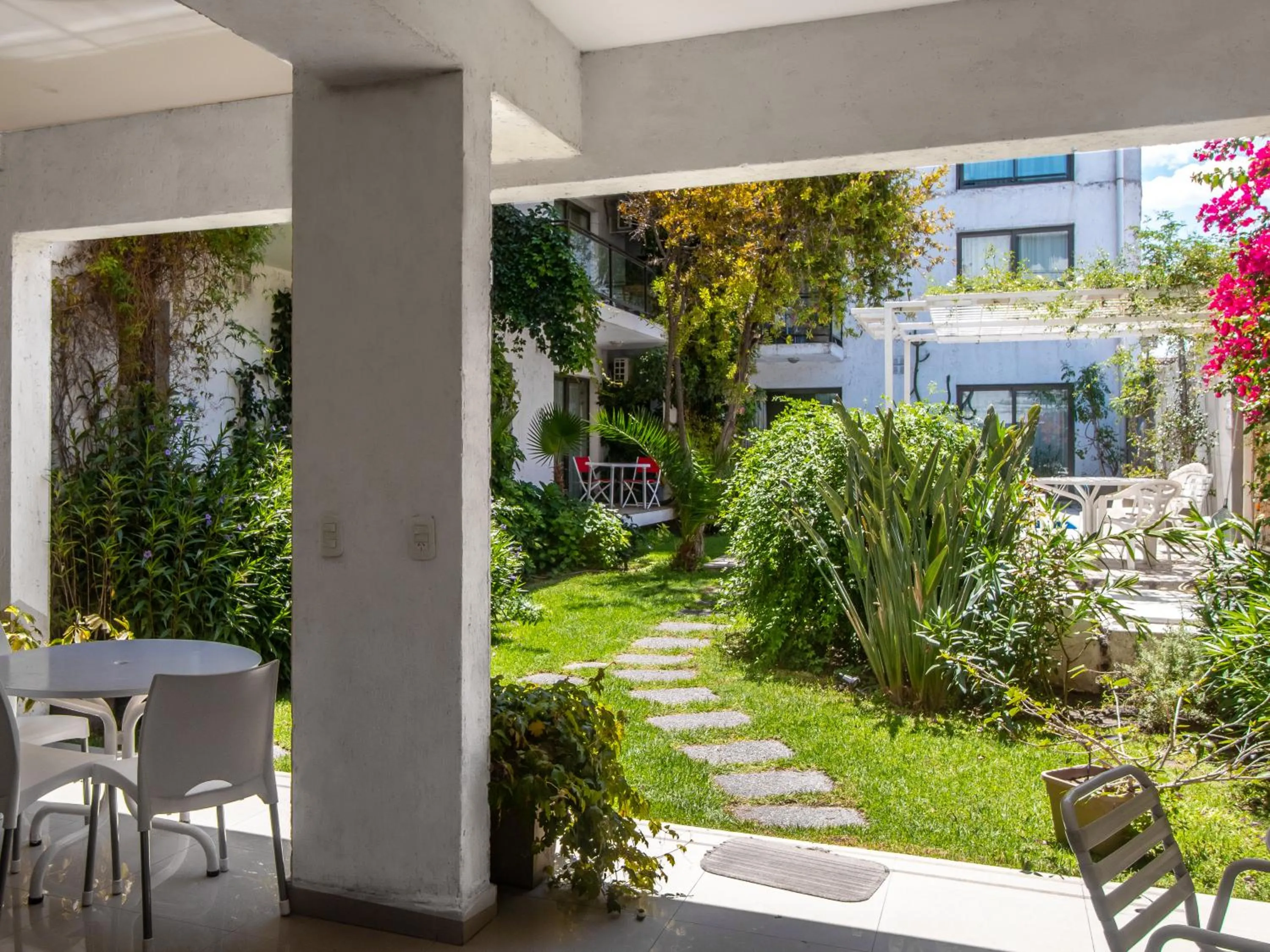 Garden view in Paradise Departamentos