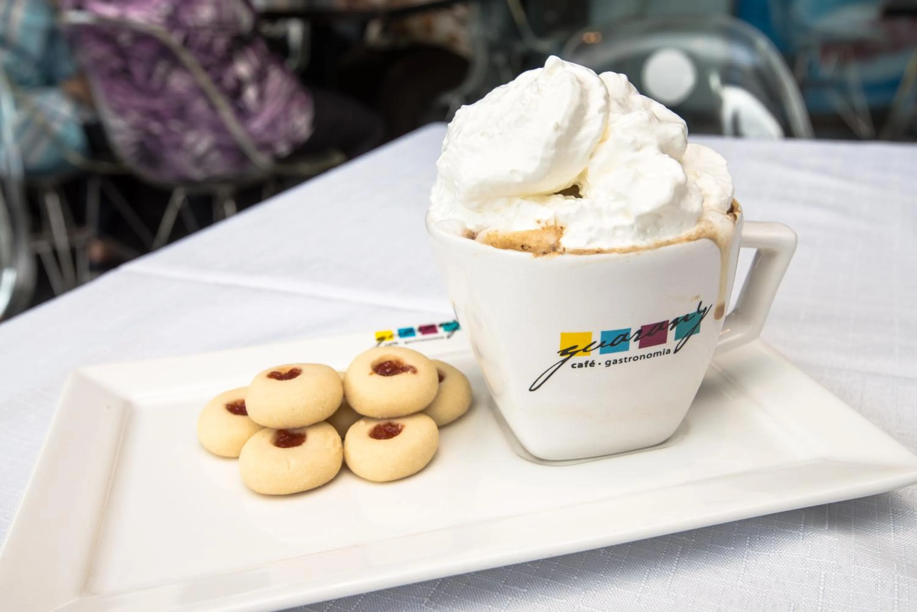 Food and drinks in Hotel Guarany