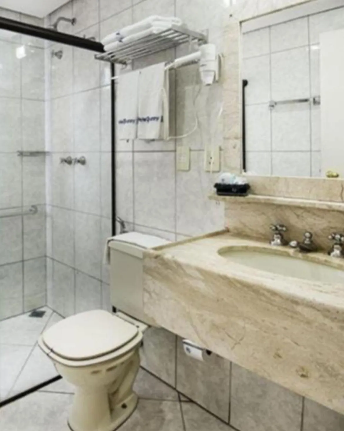 Shower in Hotel Guarany