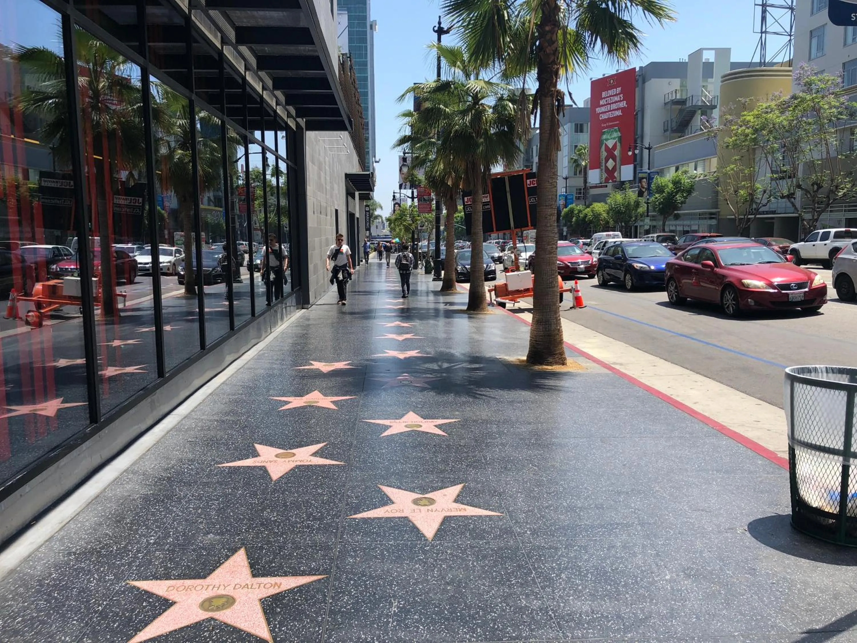 Neighbourhood in Integrity - Real Hollywood Experience