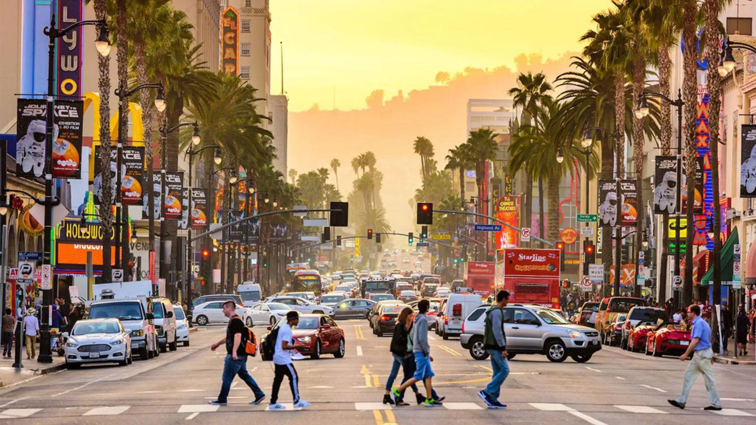 Neighbourhood in Integrity - Real Hollywood Experience