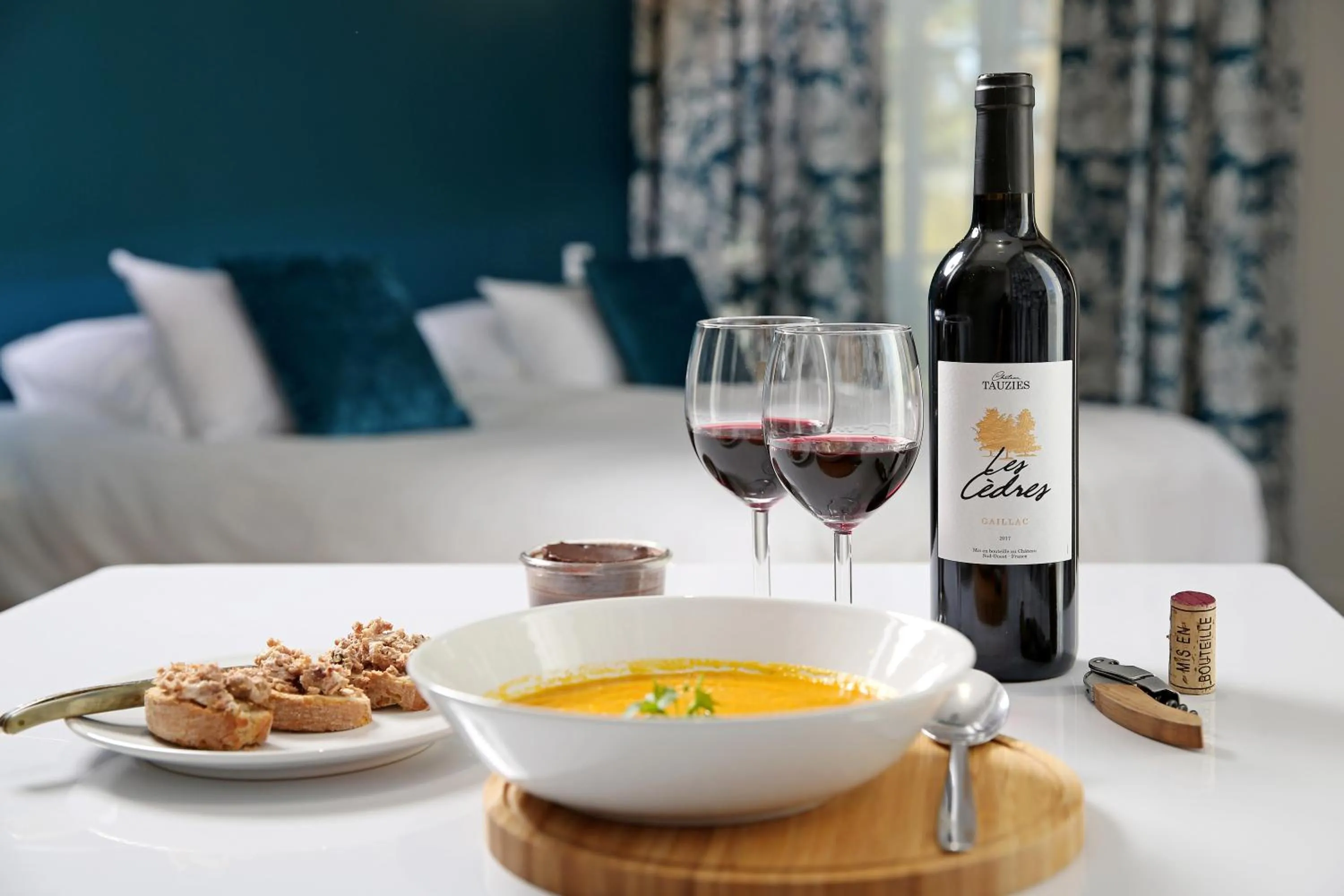 Château de Tauzies, The Originals Relais