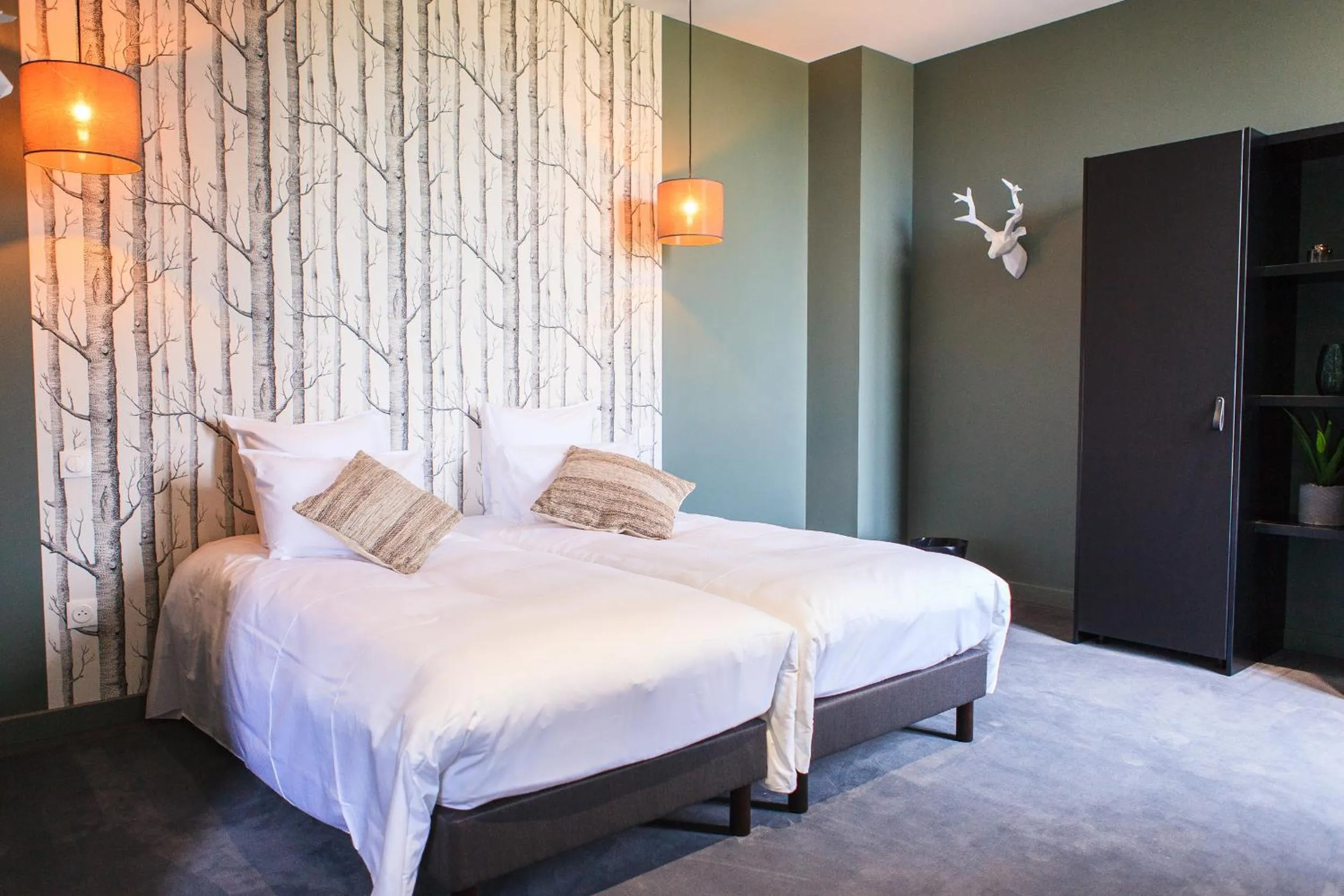 Photo of the whole room, Bed in Château de Tauzies, The Originals Relais