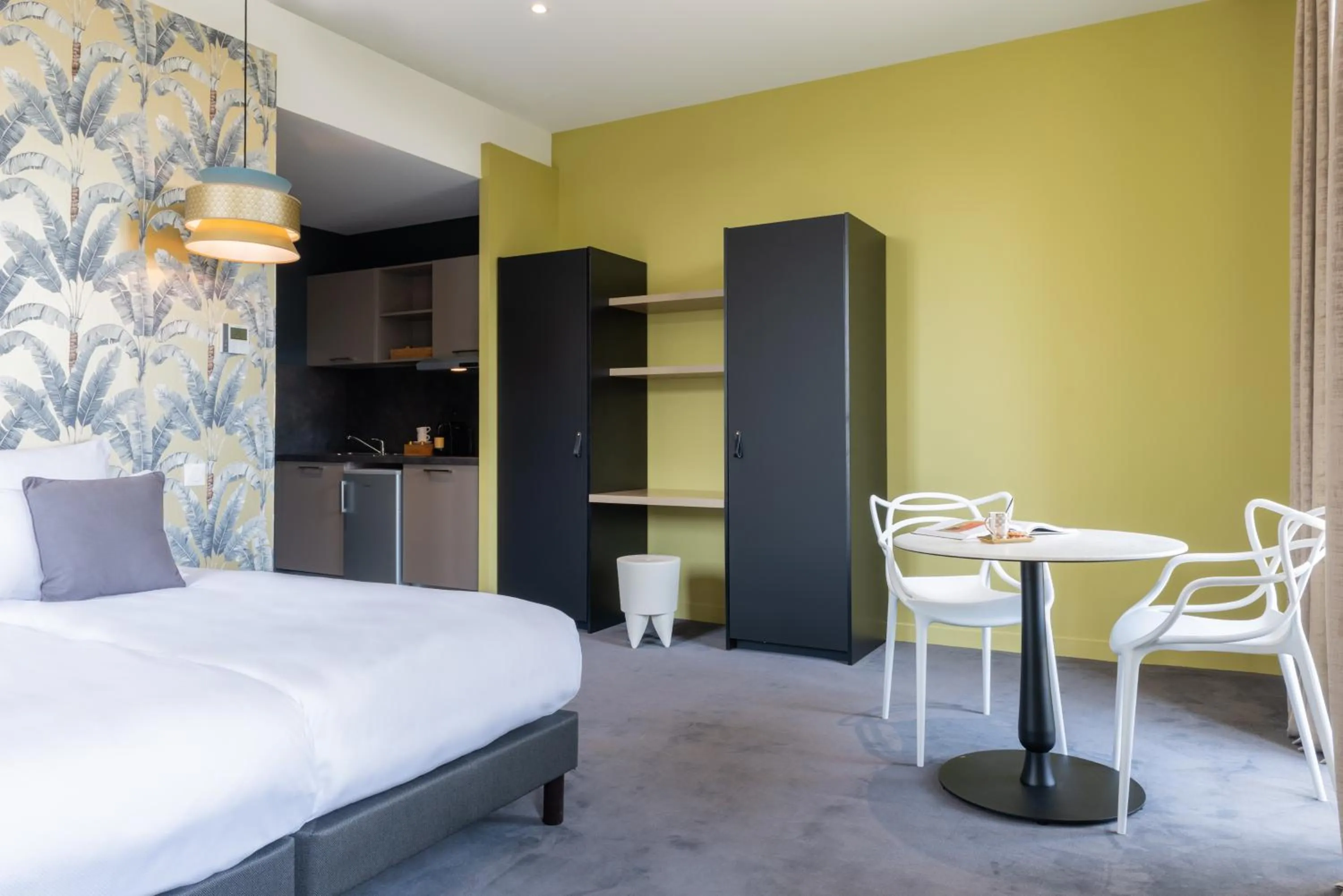 Bed in Château de Tauzies, The Originals Relais