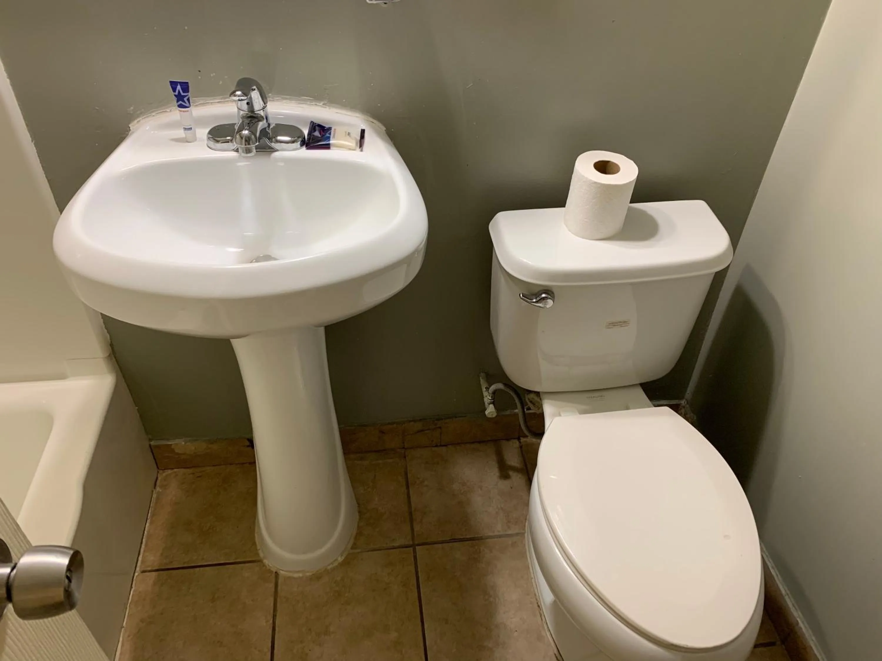 Red Carpet Inn - Norristown