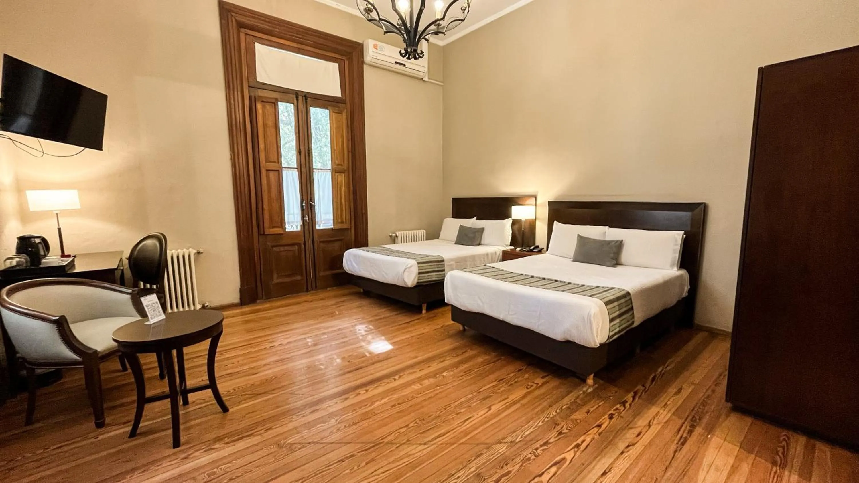 Photo of the whole room, Bed in Howard Johnson Resort & Spa Escobar