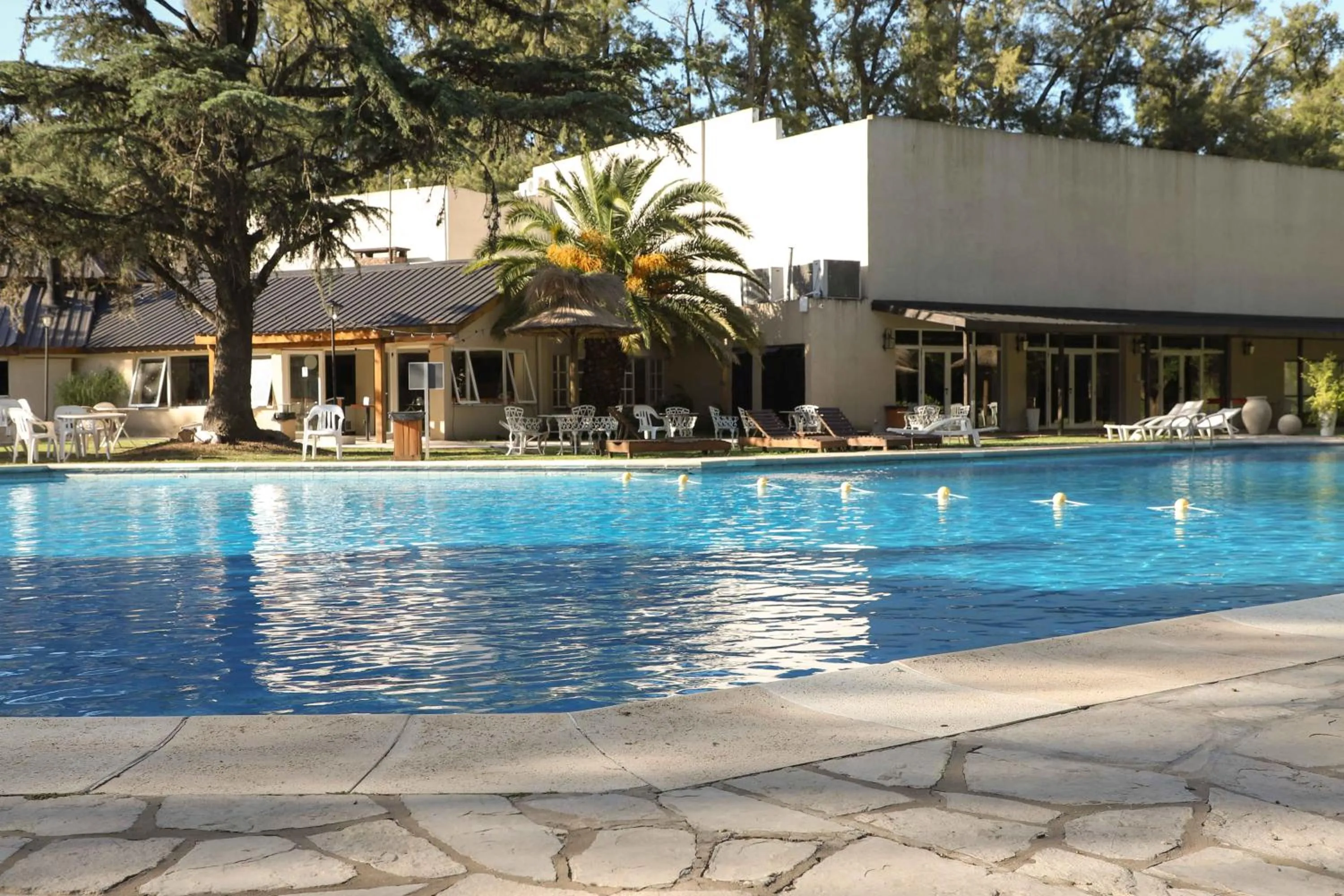 Swimming pool in Howard Johnson Resort & Spa Escobar