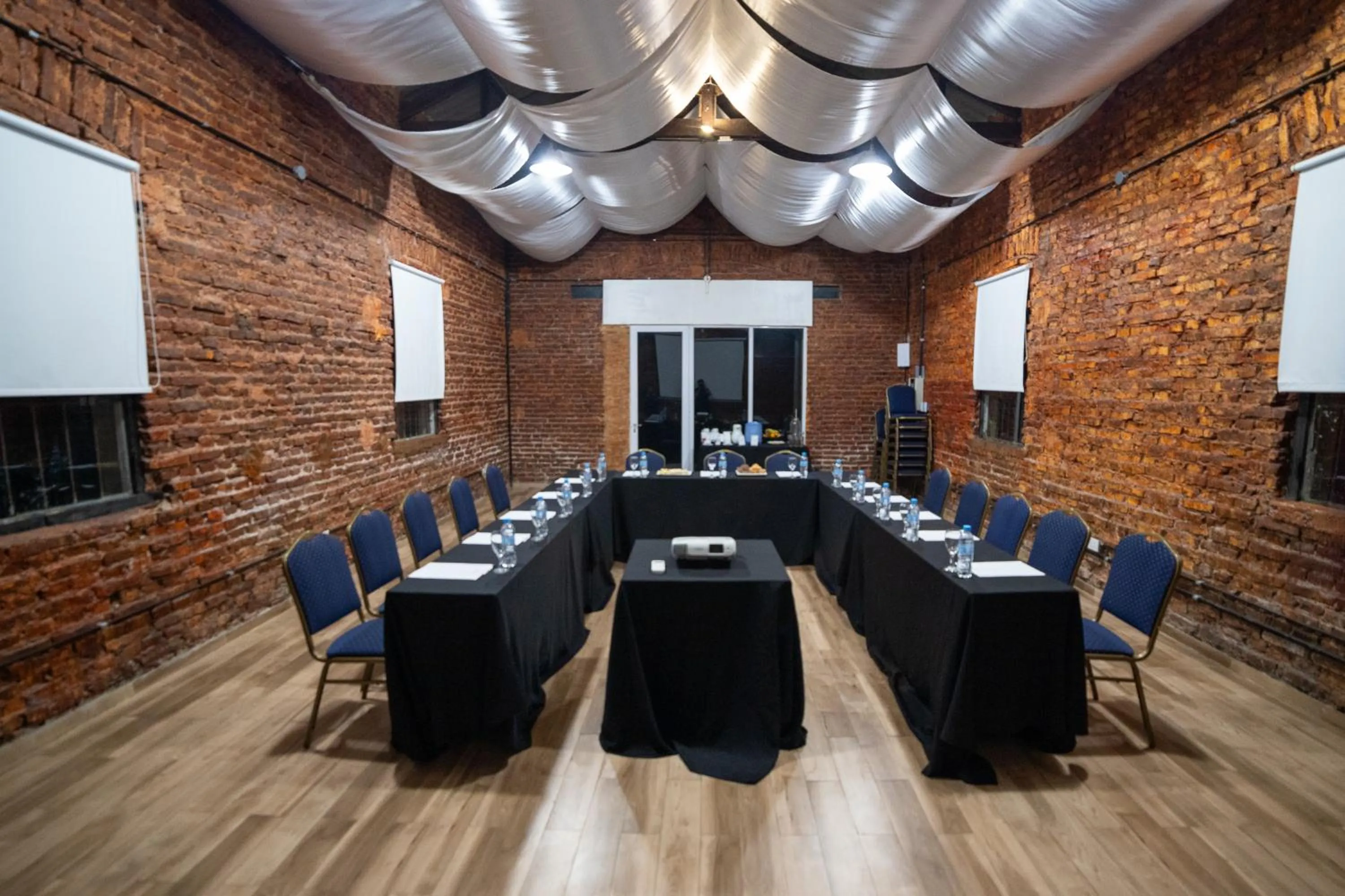 Meeting/conference room in Howard Johnson Resort & Spa Escobar