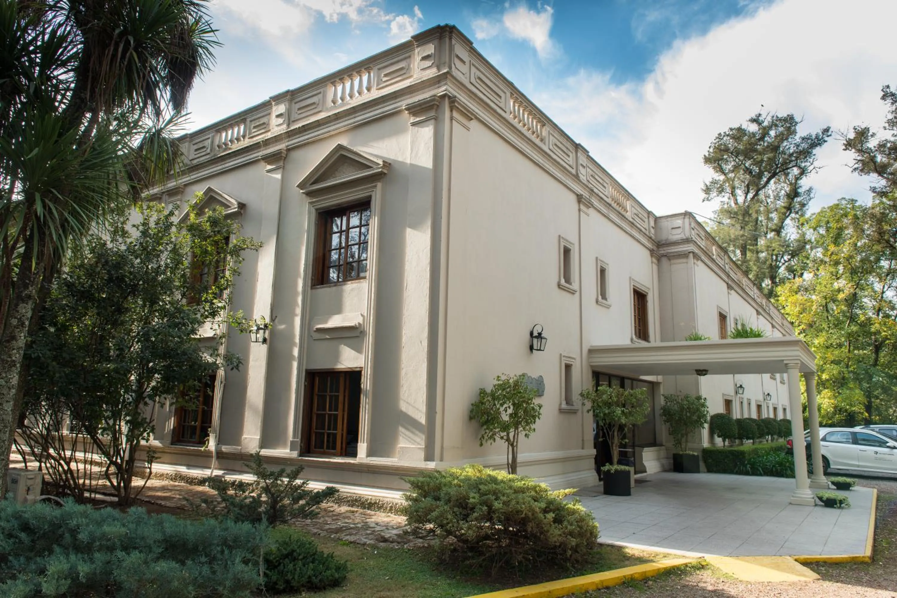 Property building in Howard Johnson Resort & Spa Escobar