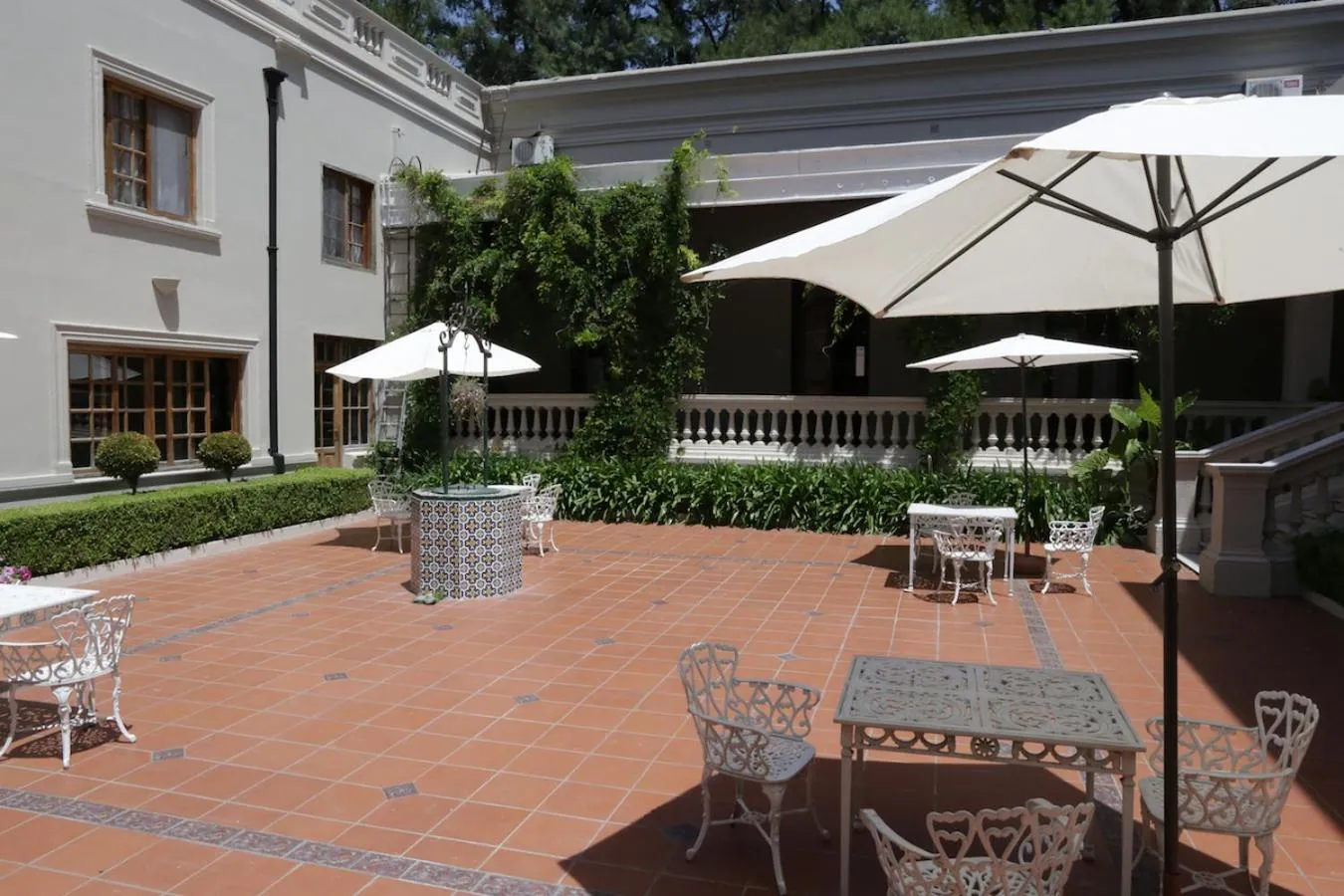 Patio in Howard Johnson Resort & Spa Escobar