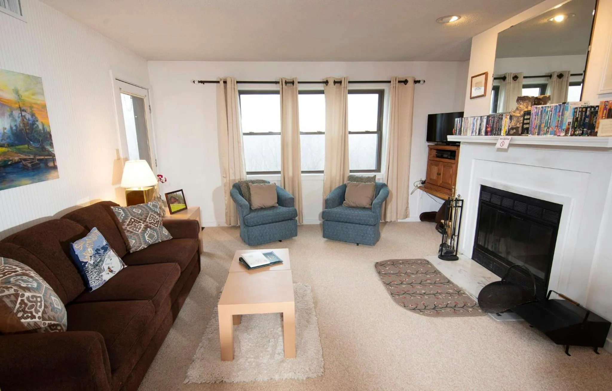 Living room in Winterplace at Okemo, A Vail Resorts Property