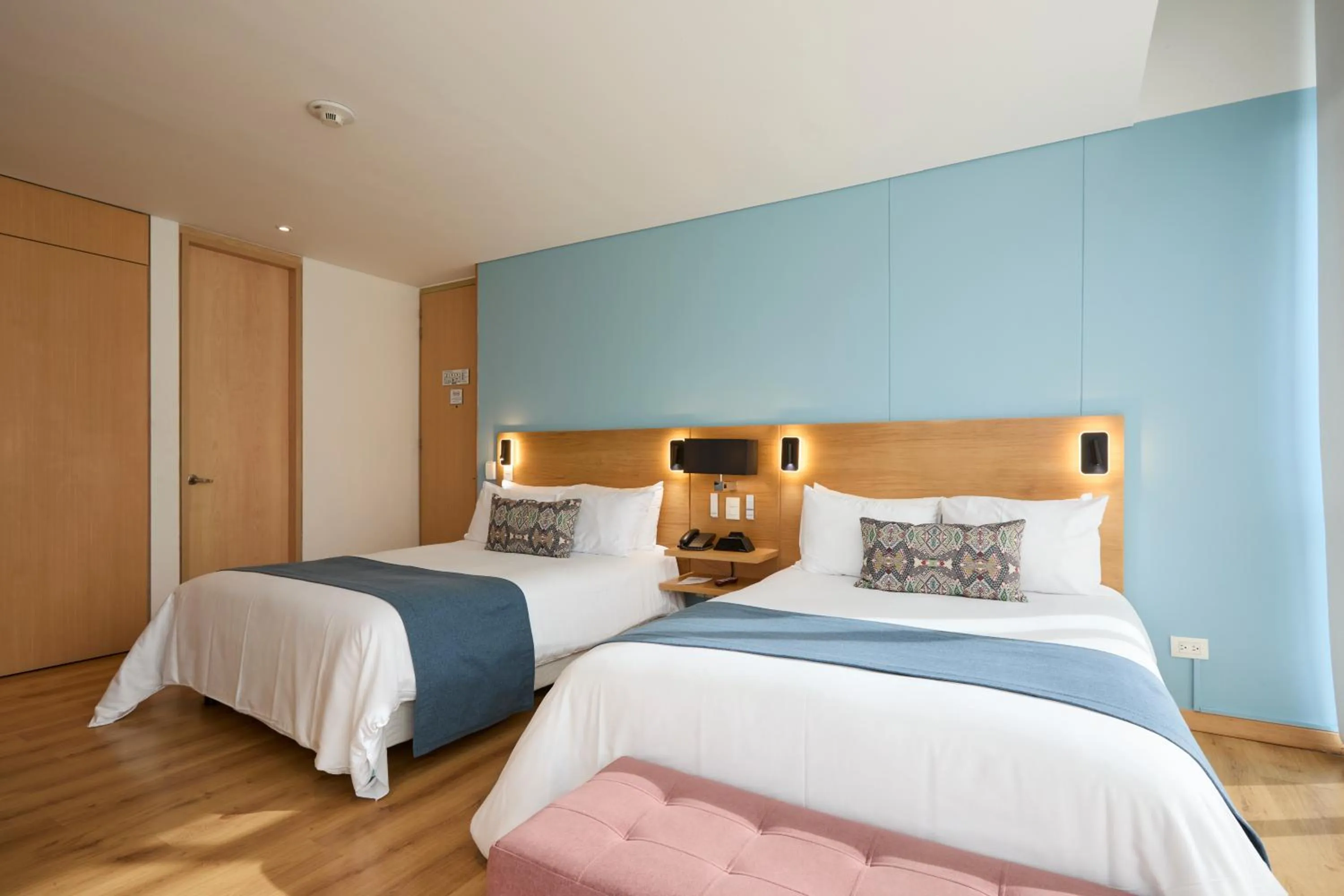 Bed in Hotel bh Parque 93