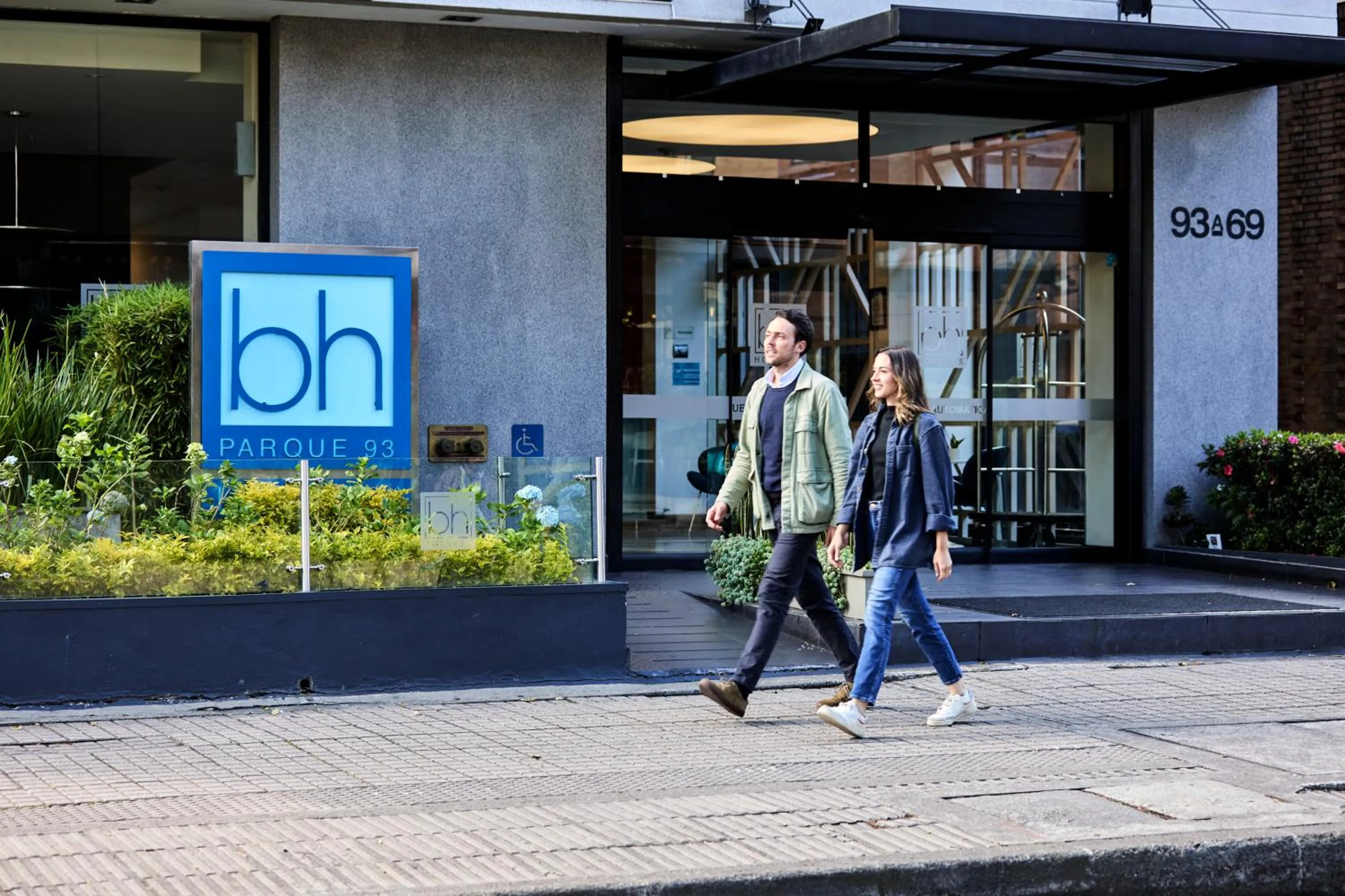 Facade/entrance in Hotel bh Parque 93