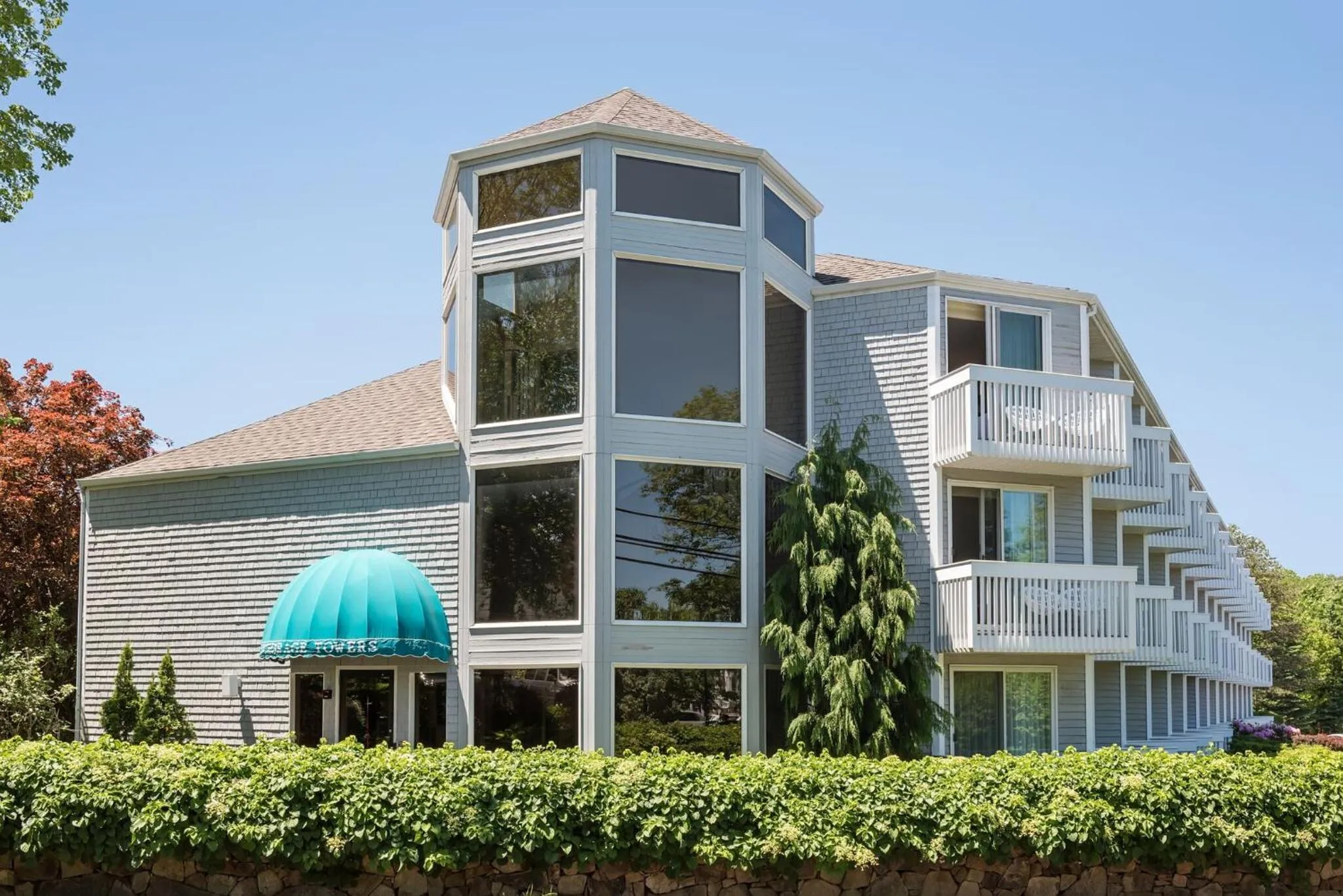 Property building in Anchorage by the Sea