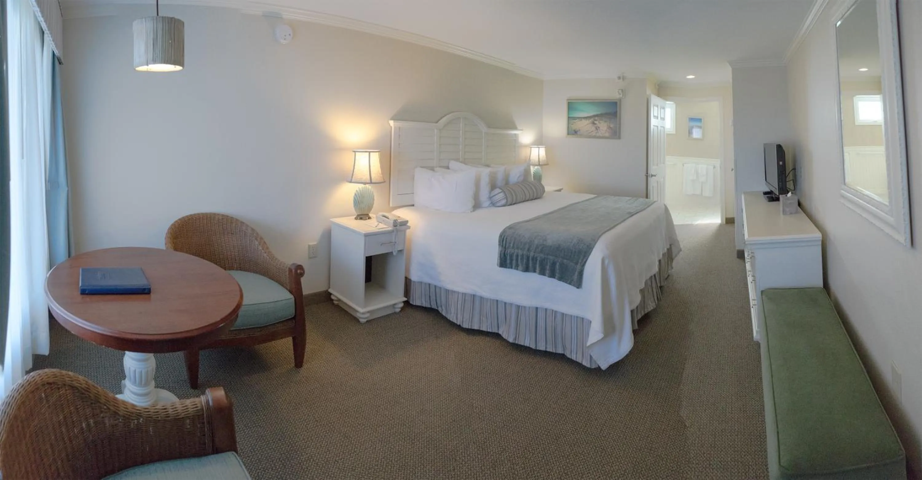 Photo of the whole room, Bed in Anchorage by the Sea