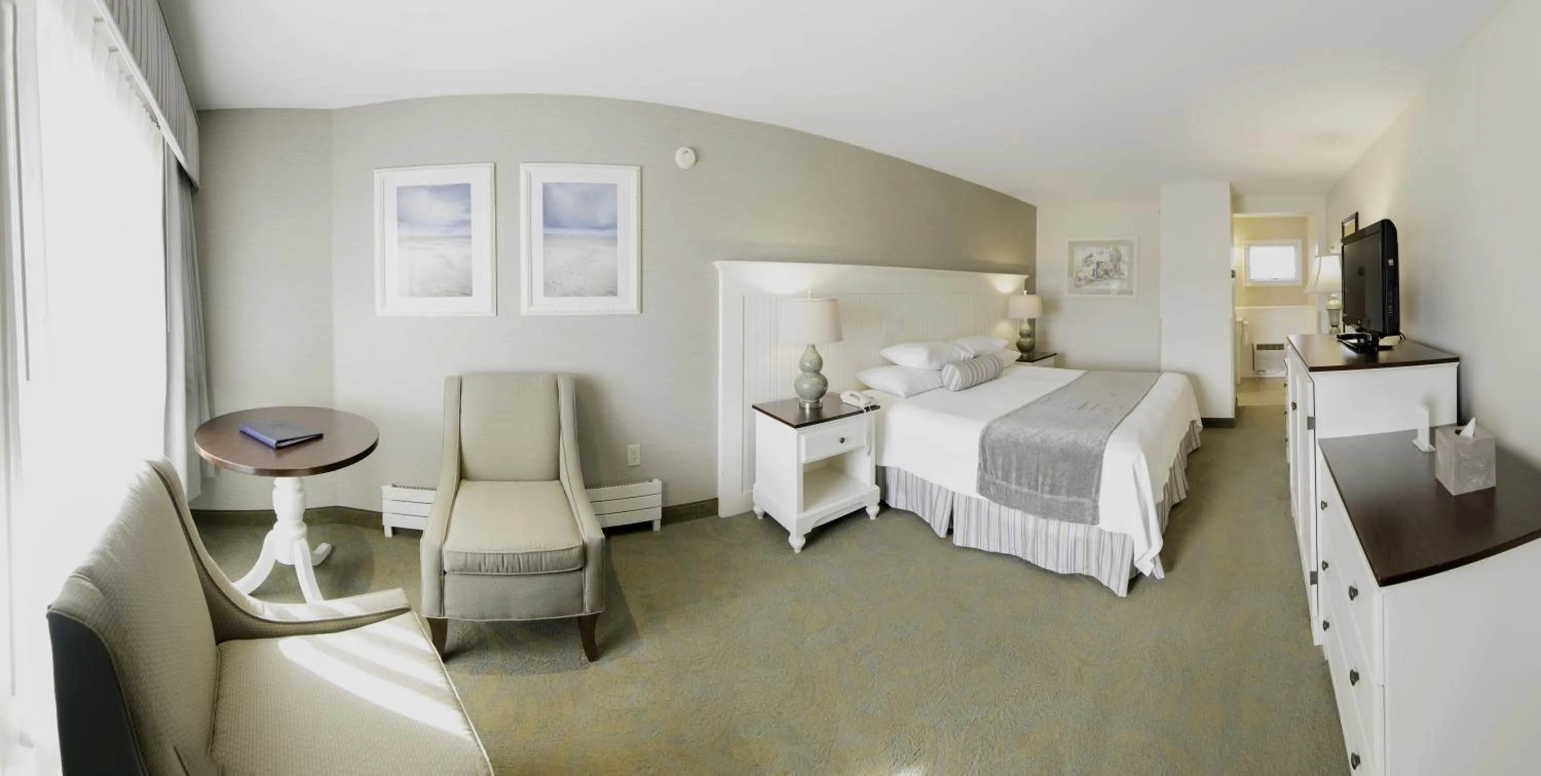 Photo of the whole room, Bed in Anchorage by the Sea