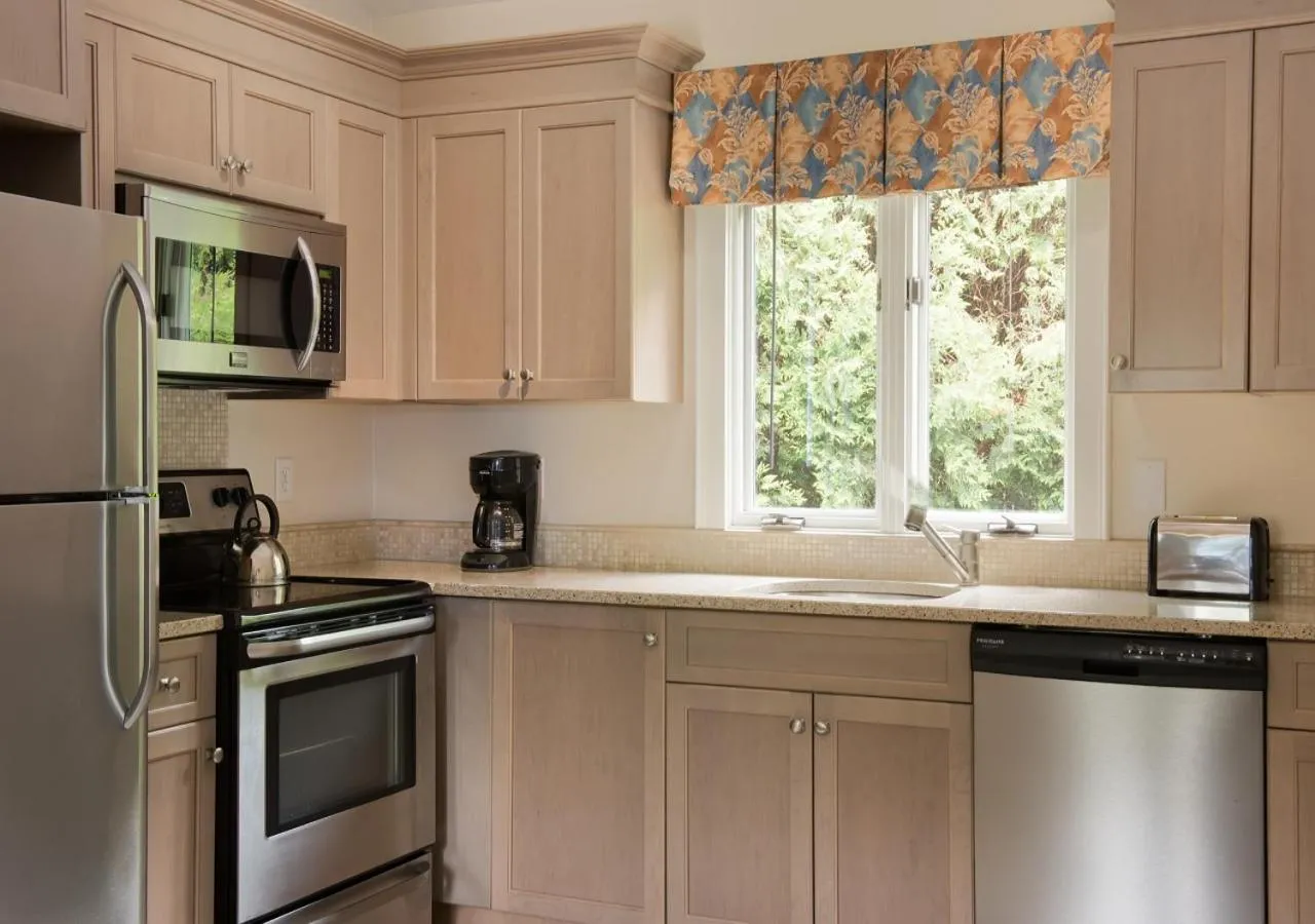 Kitchen or kitchenette in Anchorage by the Sea