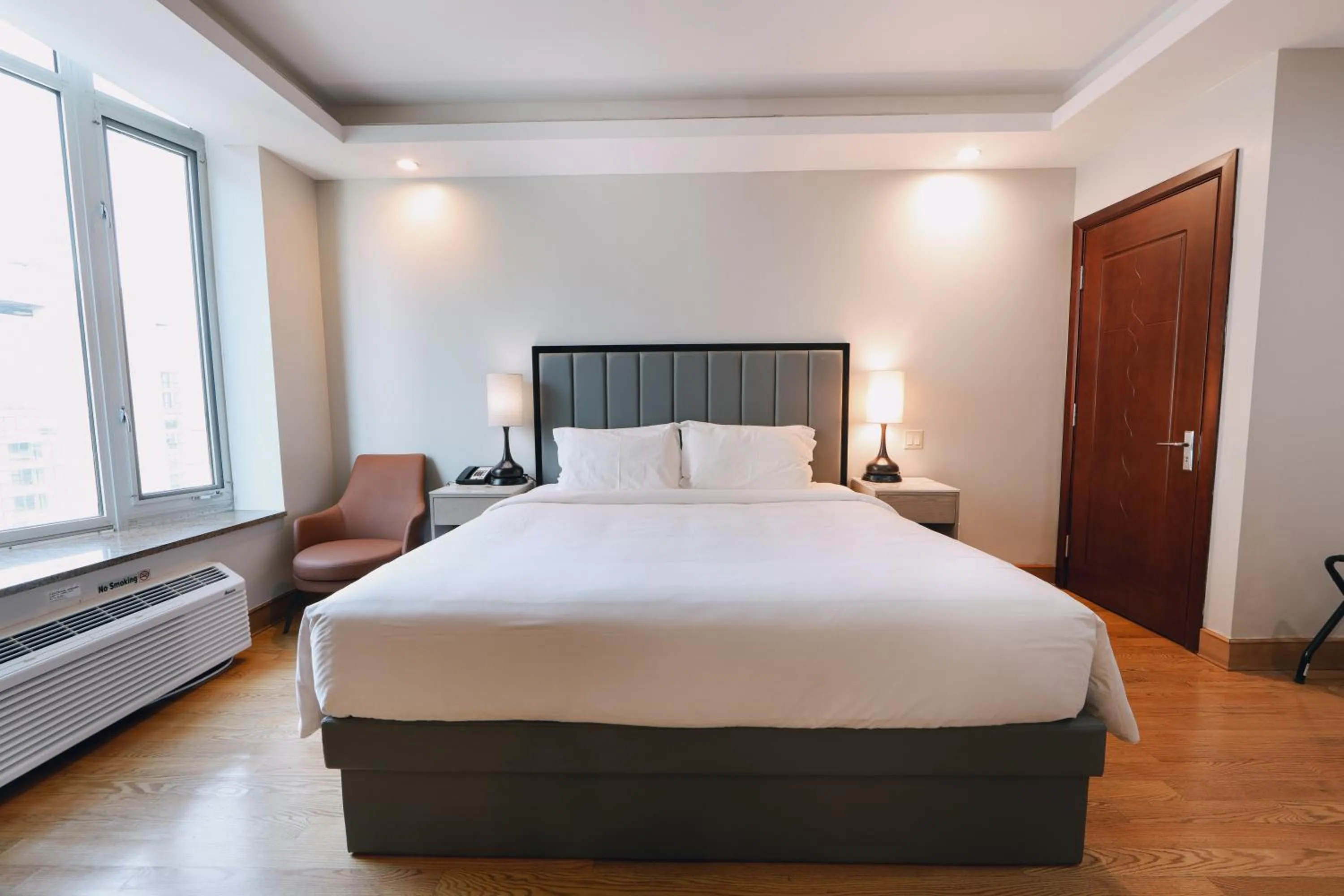 Bed in Asiatic Hotel - Flushing