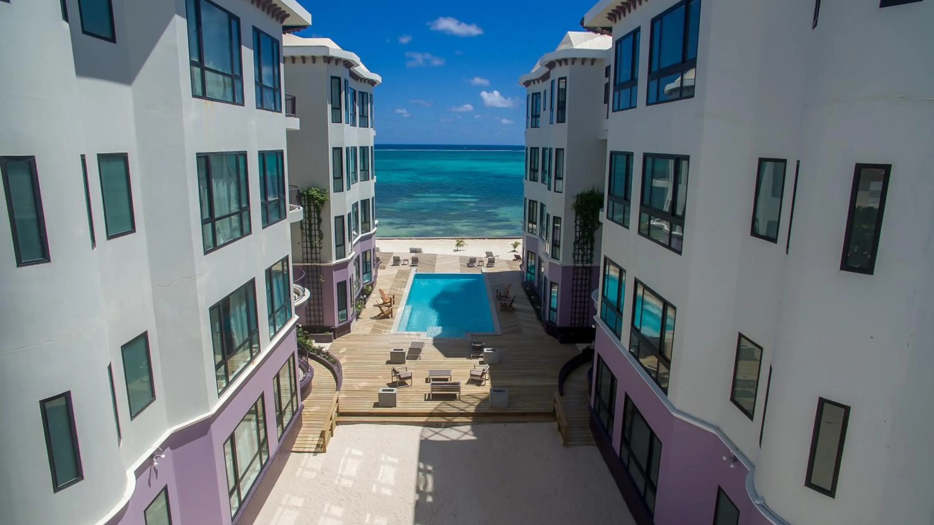 Property building in Diamante Beachfront Suites