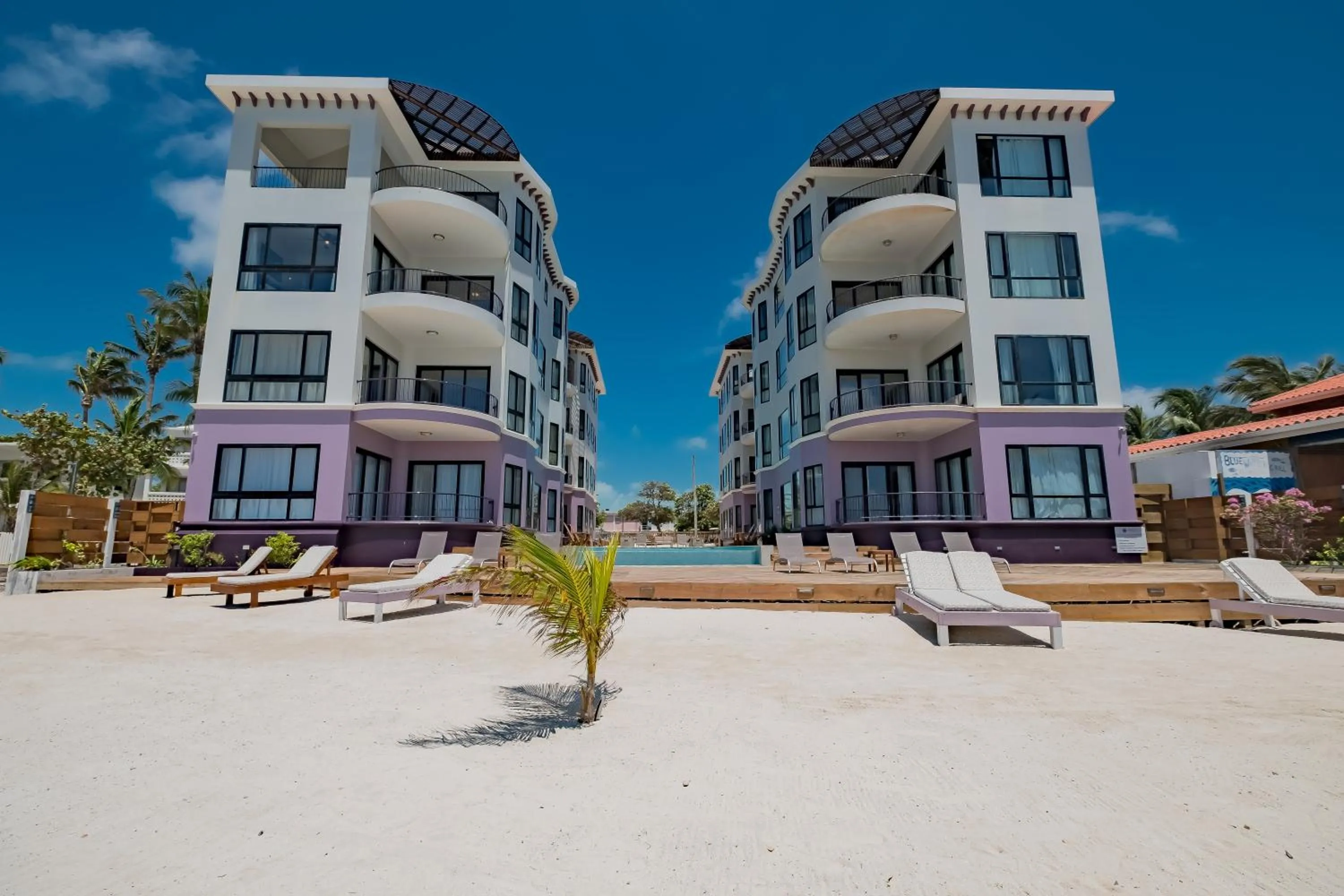 Property building in Diamante Beachfront Suites