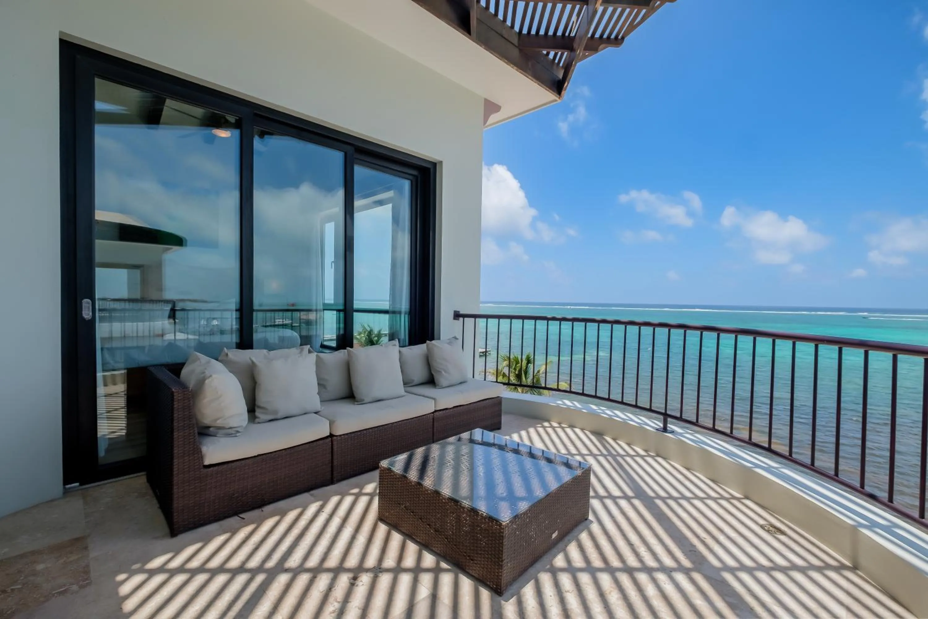 Balcony/Terrace in Diamante Beachfront Suites