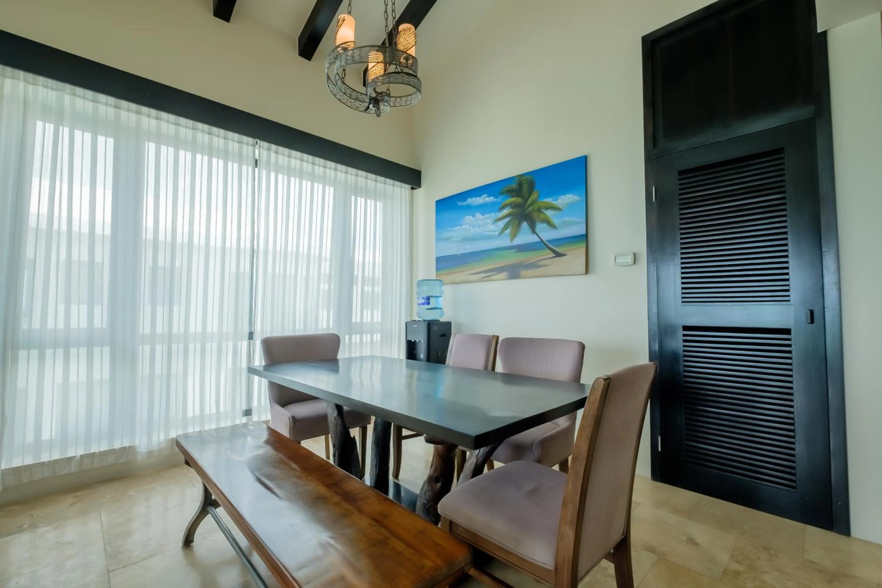 Dining area in Diamante Beachfront Suites