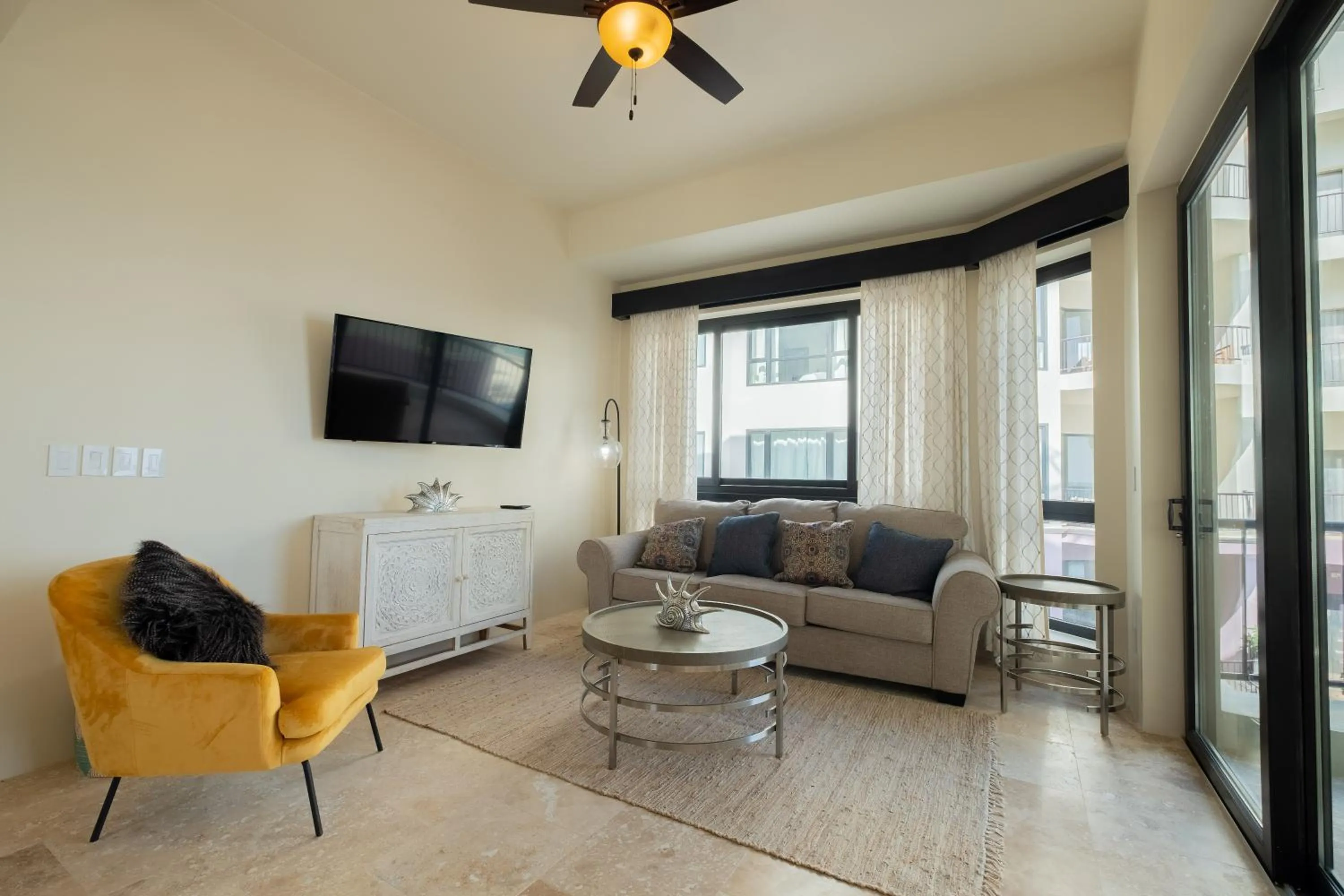 Living room in Diamante Beachfront Suites