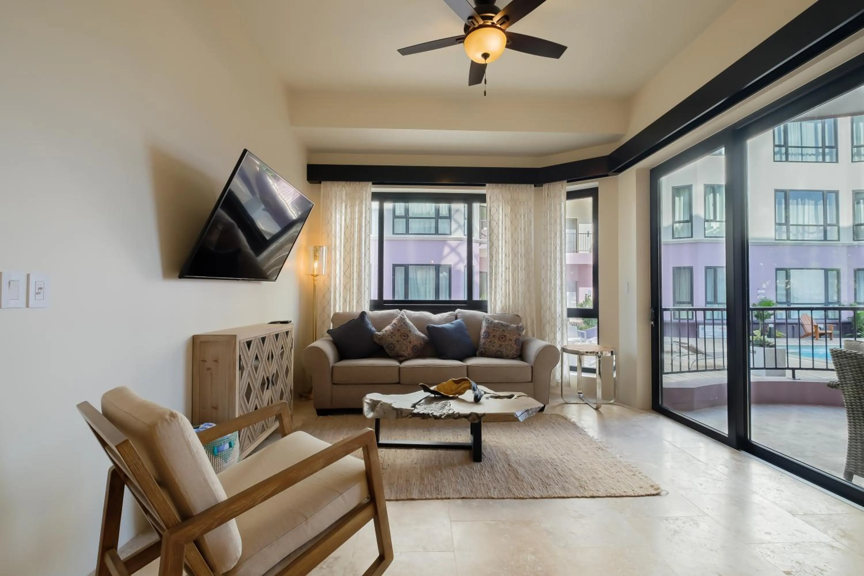 Living room in Diamante Beachfront Suites