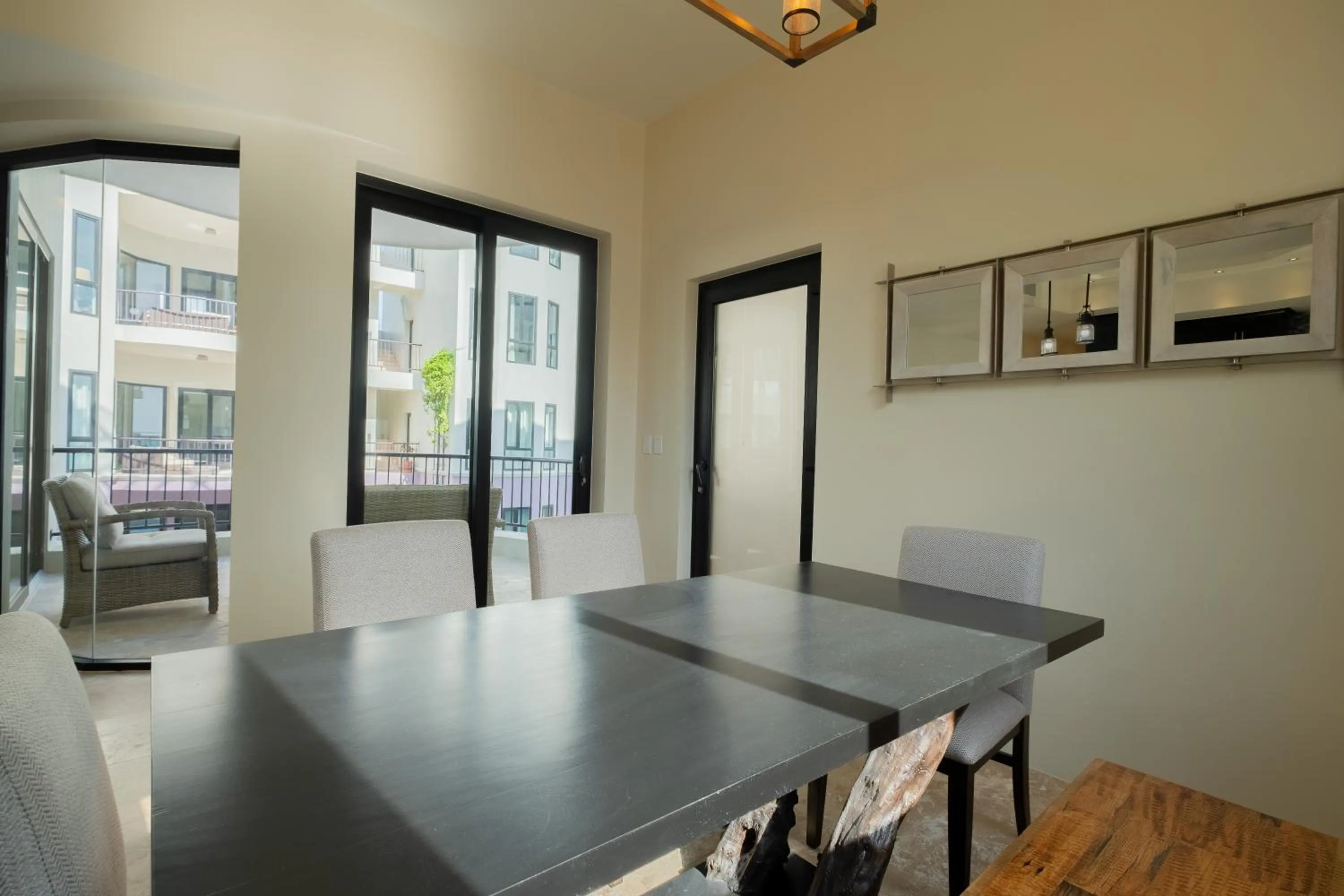 Dining area in Diamante Beachfront Suites