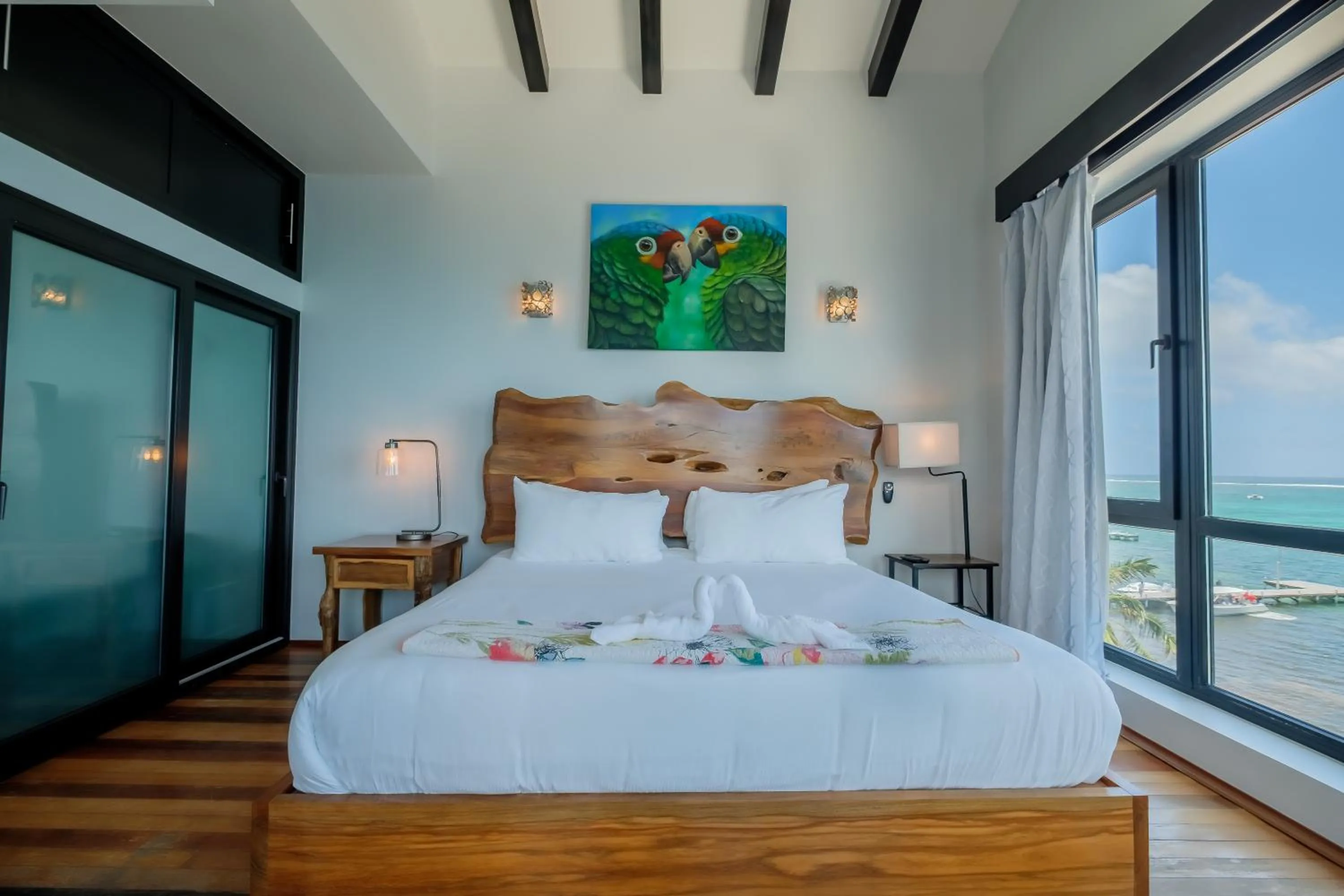 Bedroom, Bed in Diamante Beachfront Suites