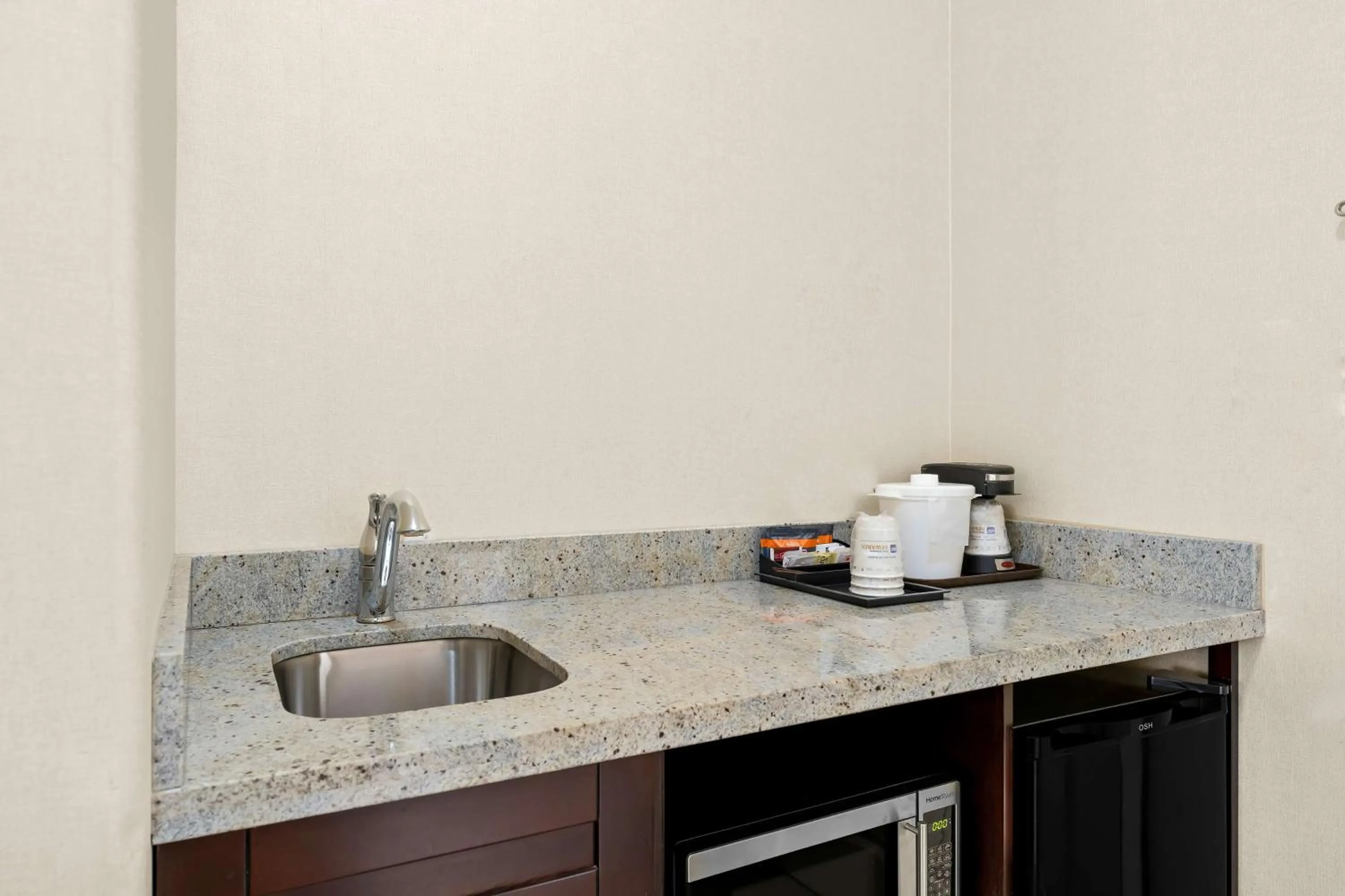 Bedroom in Best Western Williams Lake