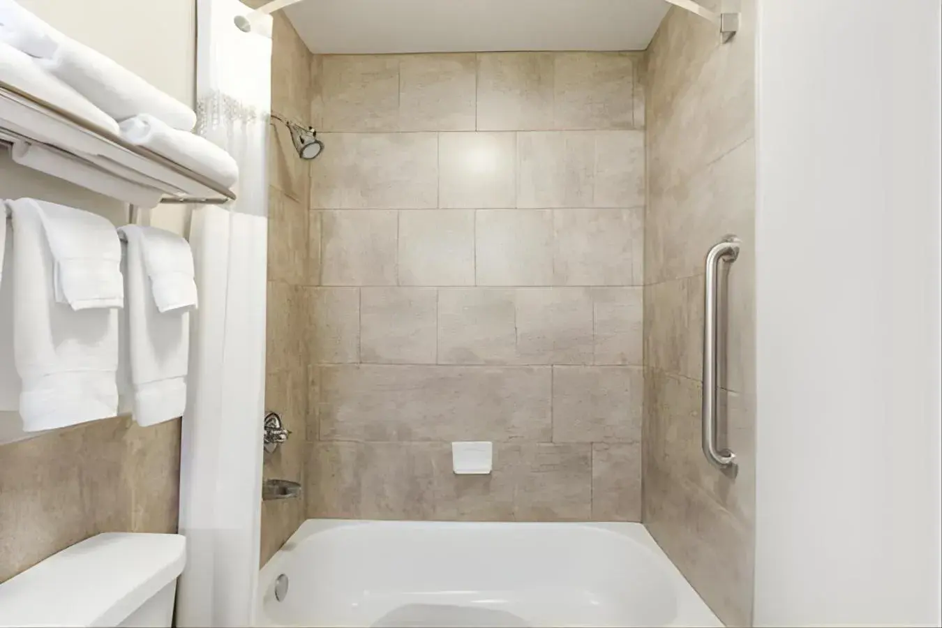 Standard Queen Room with Two Queen Beds in Iberia House & Suites Standard Queen Room with Two Queen Beds in Iberia House & Suites