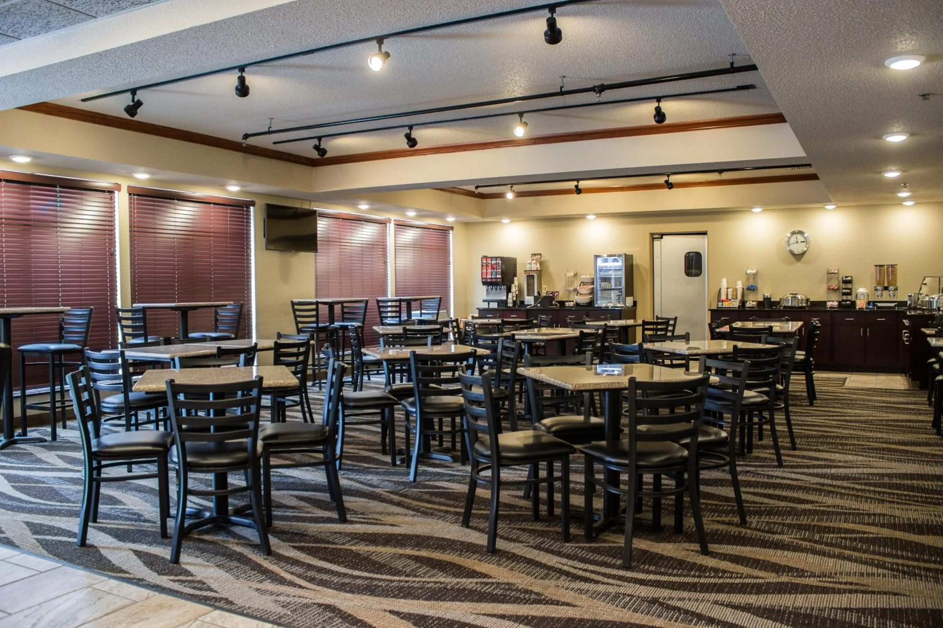 Lounge or bar in Cobblestone Suites - Oshkosh
