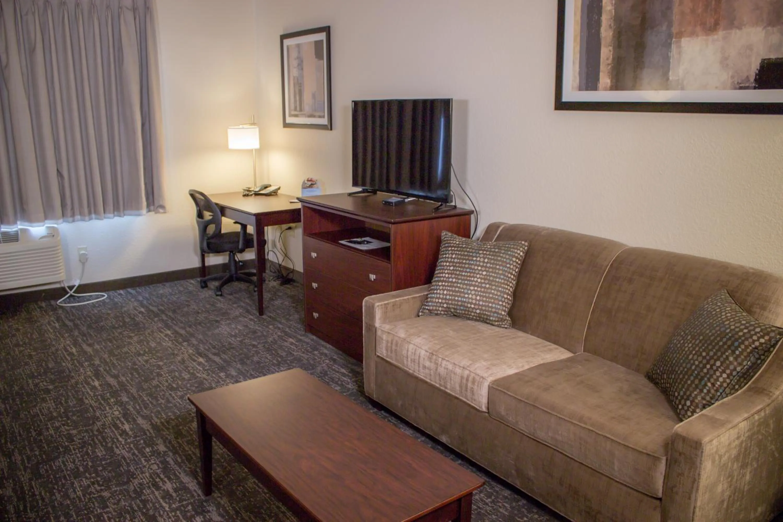 Seating area in Cobblestone Suites - Oshkosh