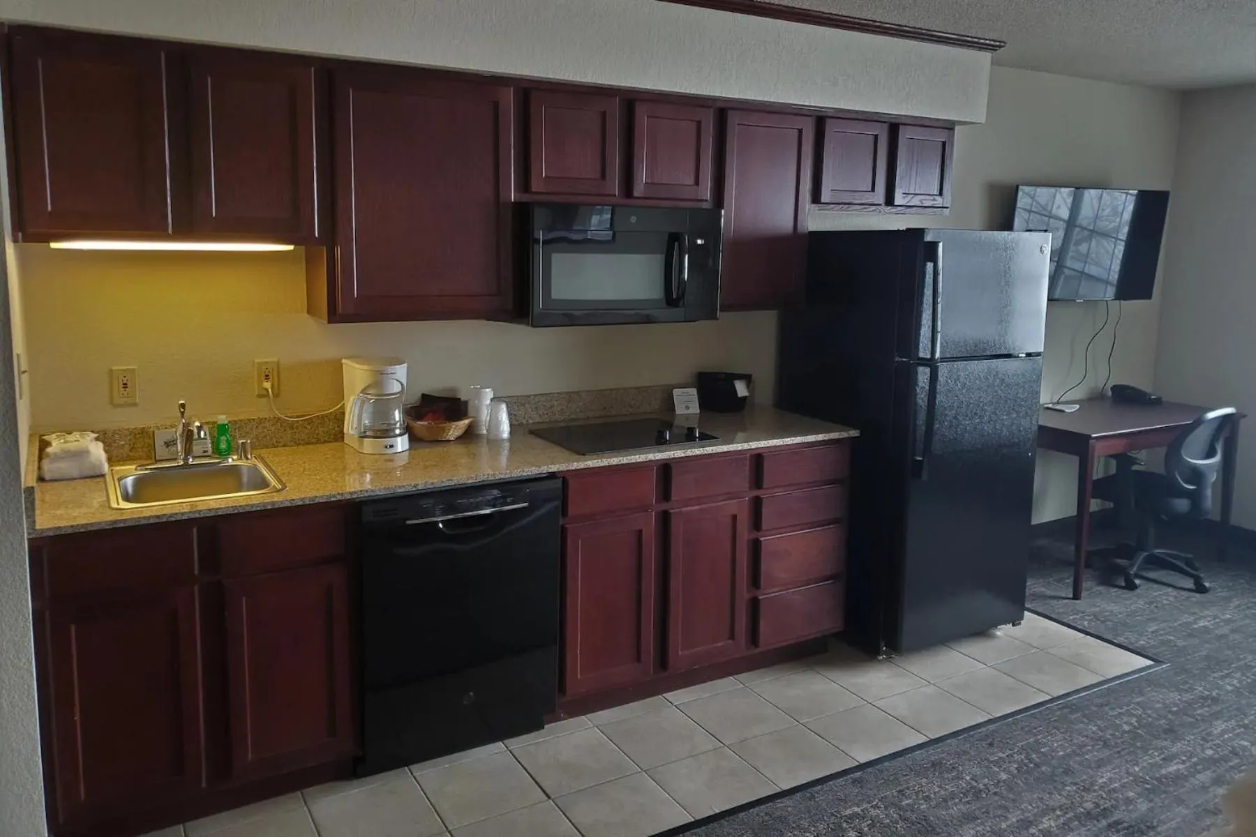 Kitchen or kitchenette in Cobblestone Suites - Oshkosh