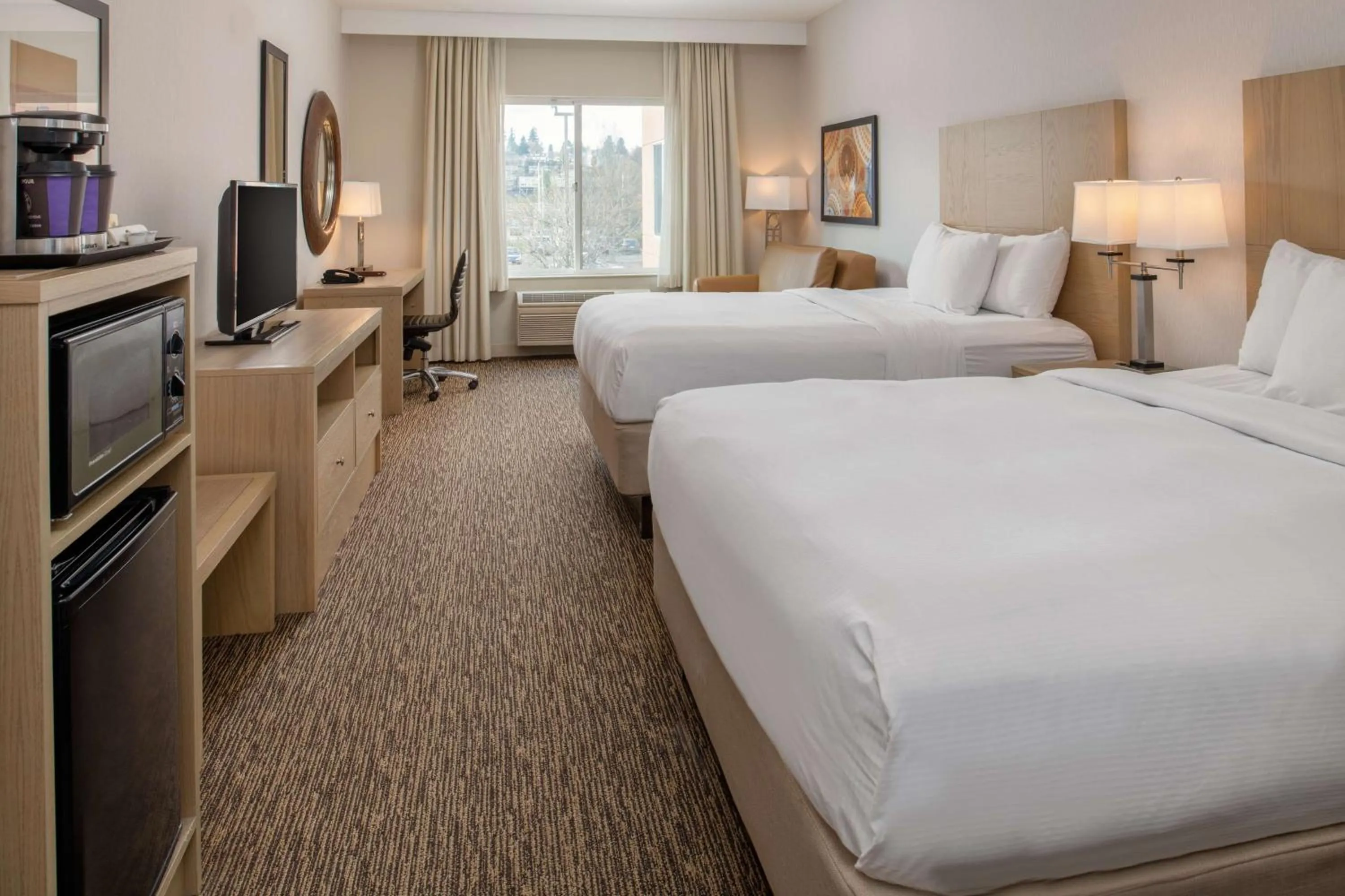 Bedroom, Bed in DoubleTree by Hilton Olympia